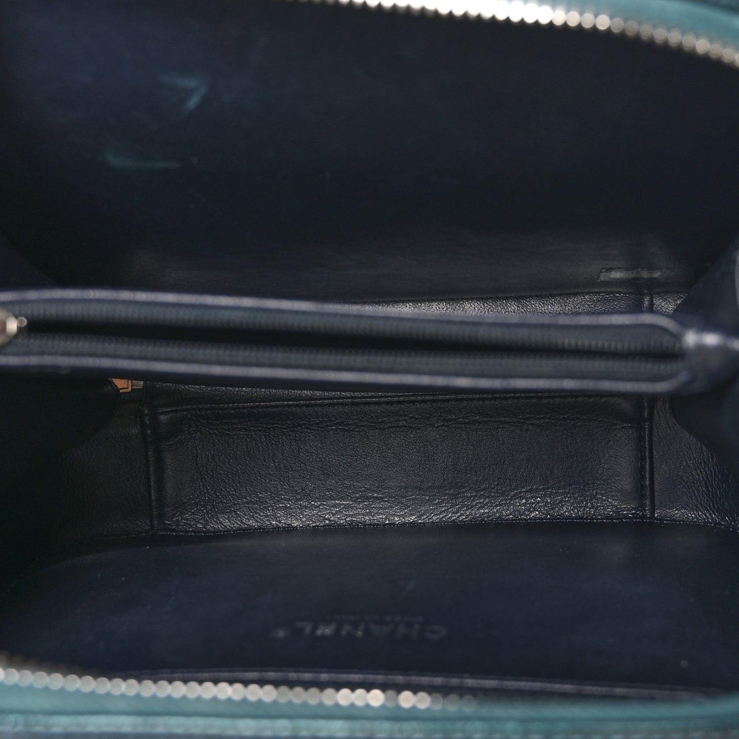 Iridescent Caviar Quilted Medium CC Filigree Vanity Case Dark Turquoise