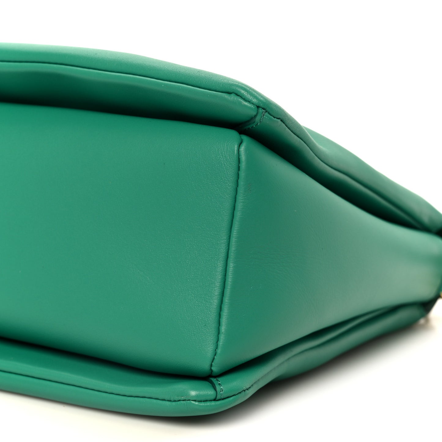 Calfskin Mode Travia Medium Shoulder Bag Green