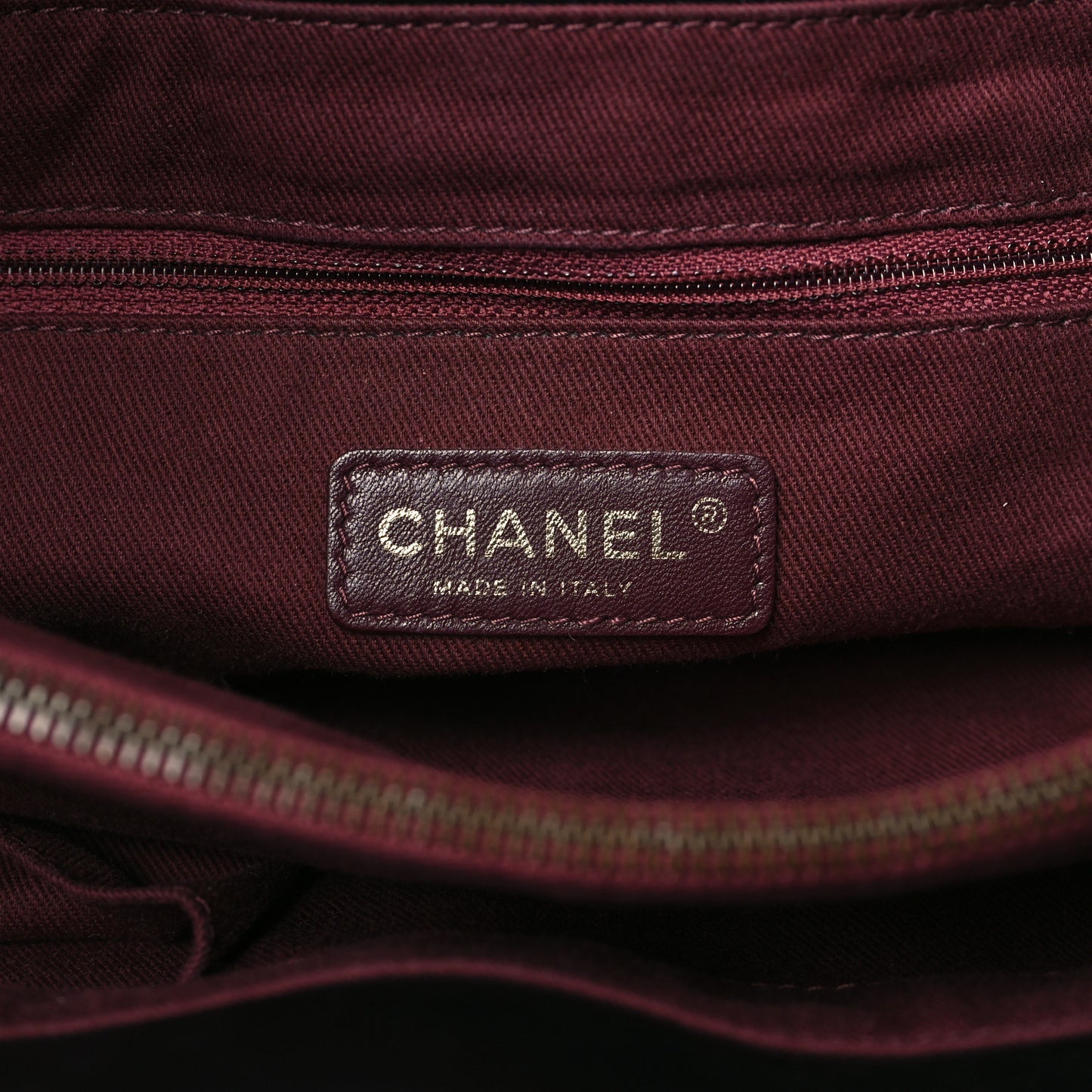 Glazed Calfskin Stingray Large Bindi CC Tote Black