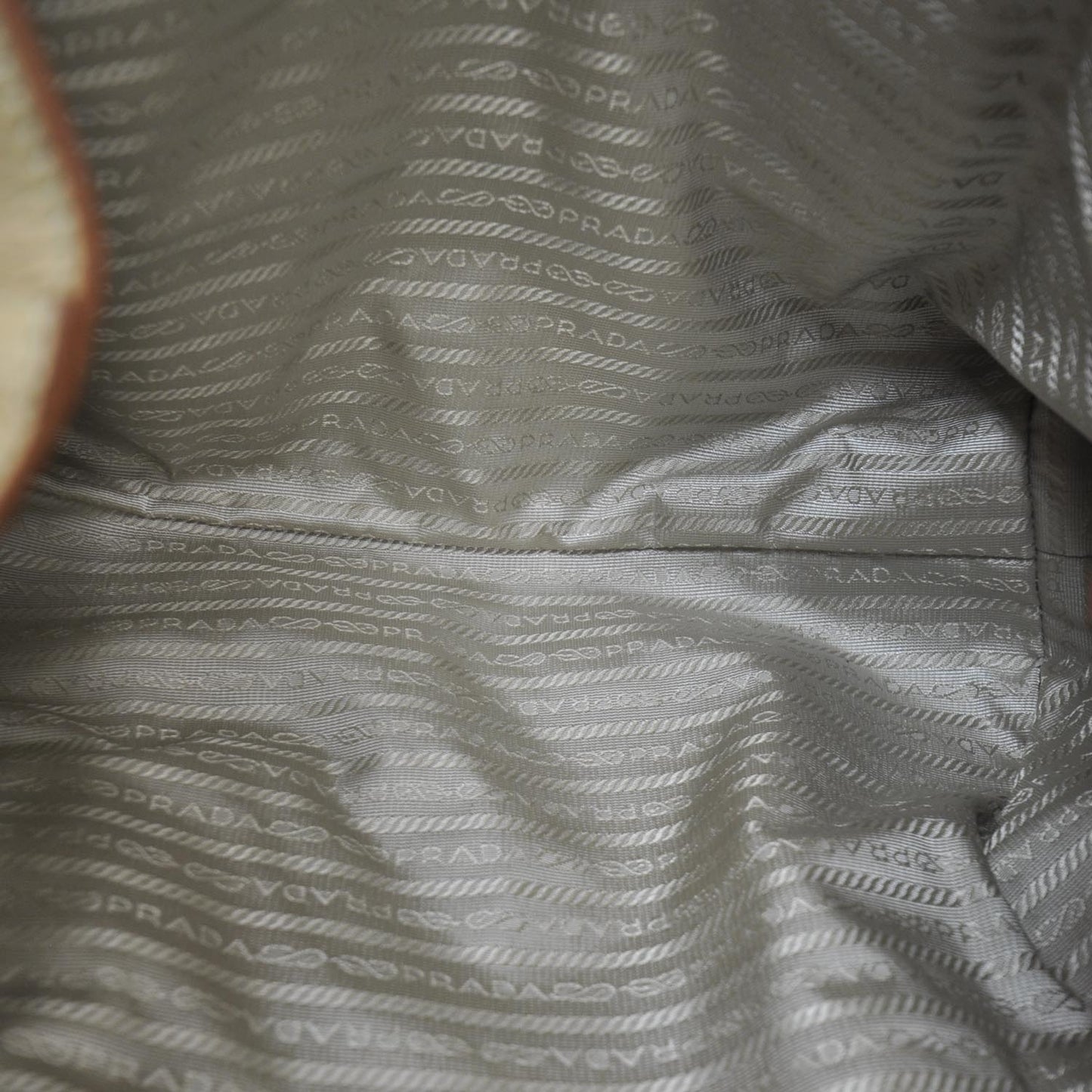 Vitello Daino Logo Shoulder Bag