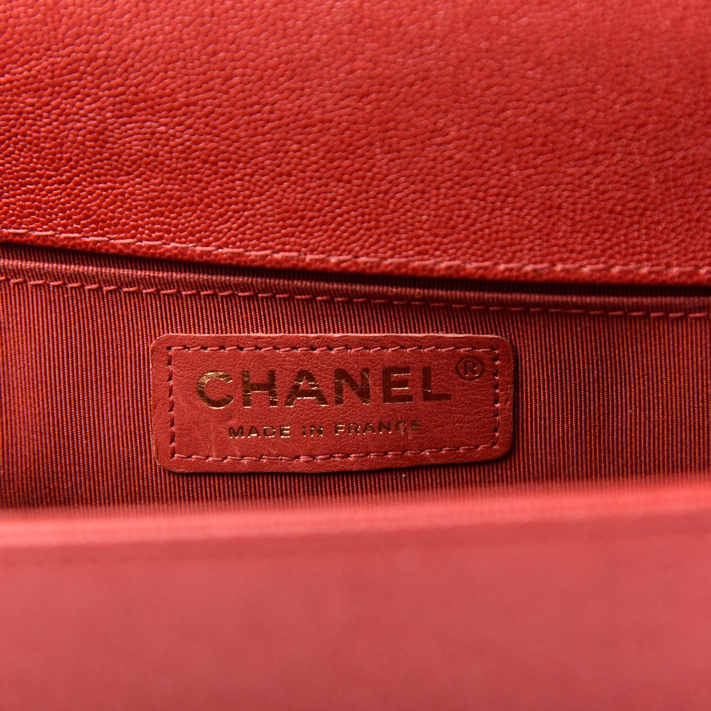 Caviar Quilted Medium Boy Flap Red