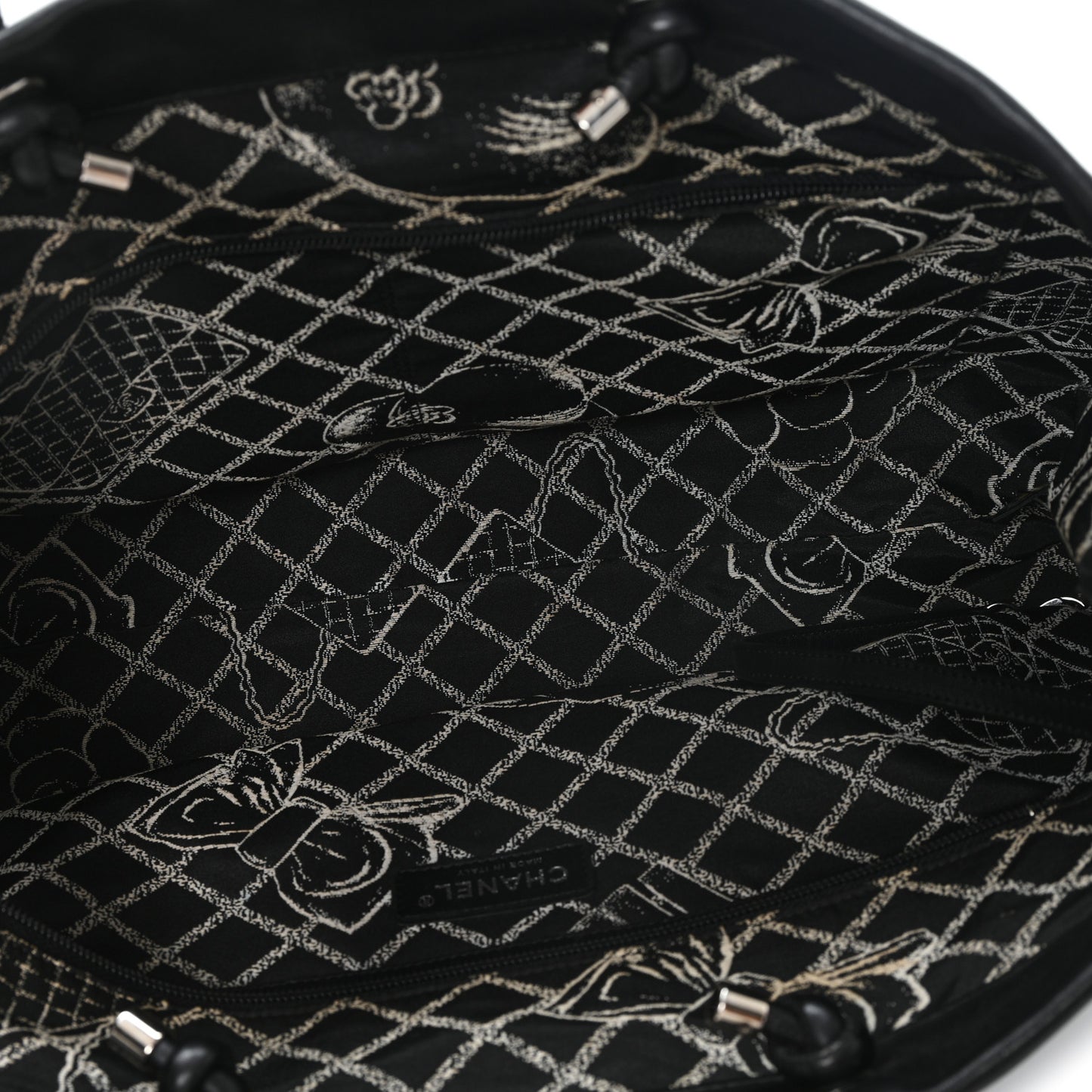 Calfskin Large Essential 31 Rue Cambon Tote Black