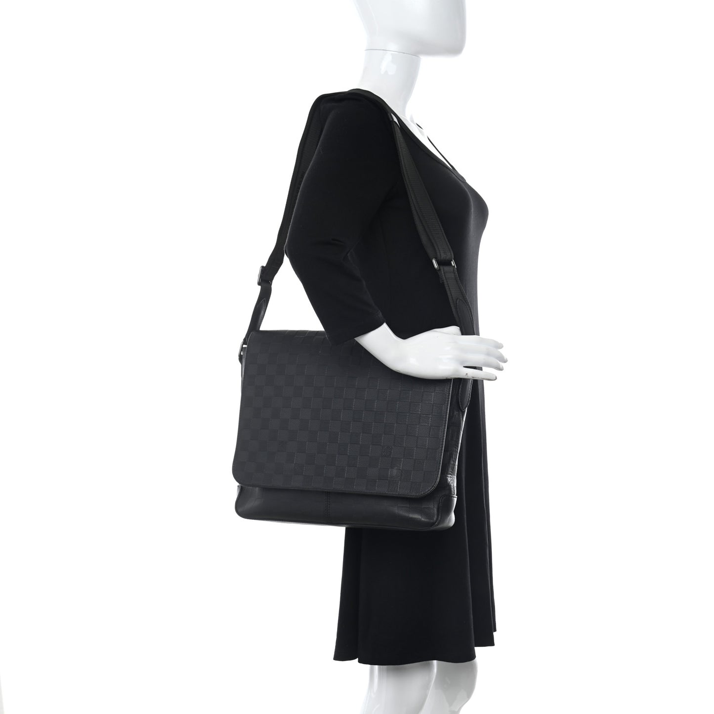 Damier Infini District MM Onyx