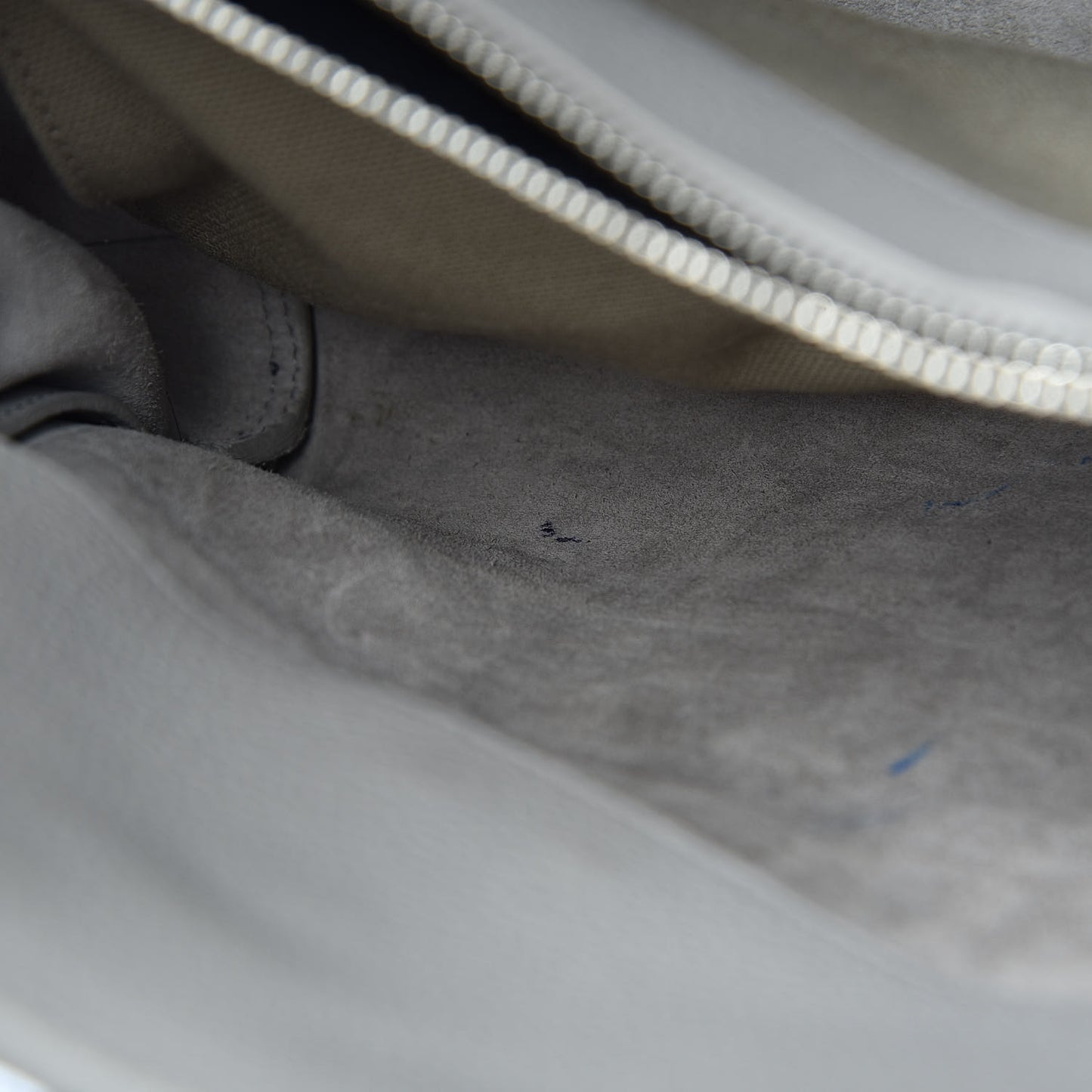 Grained Calfskin Small Supple Sac De Jour Grey
