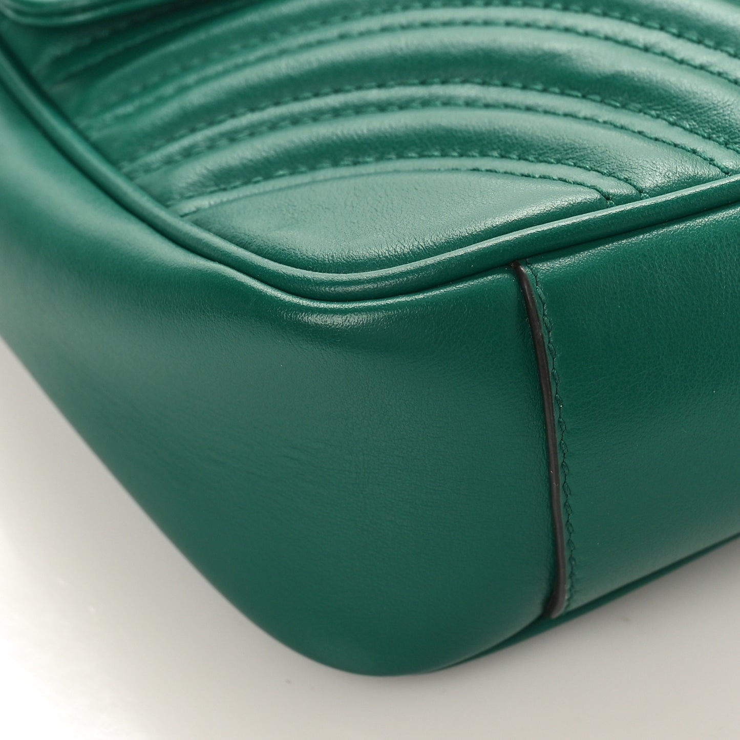 Calfskin Matelasse Small GG Marmont Shoulder Bag Emerald Green