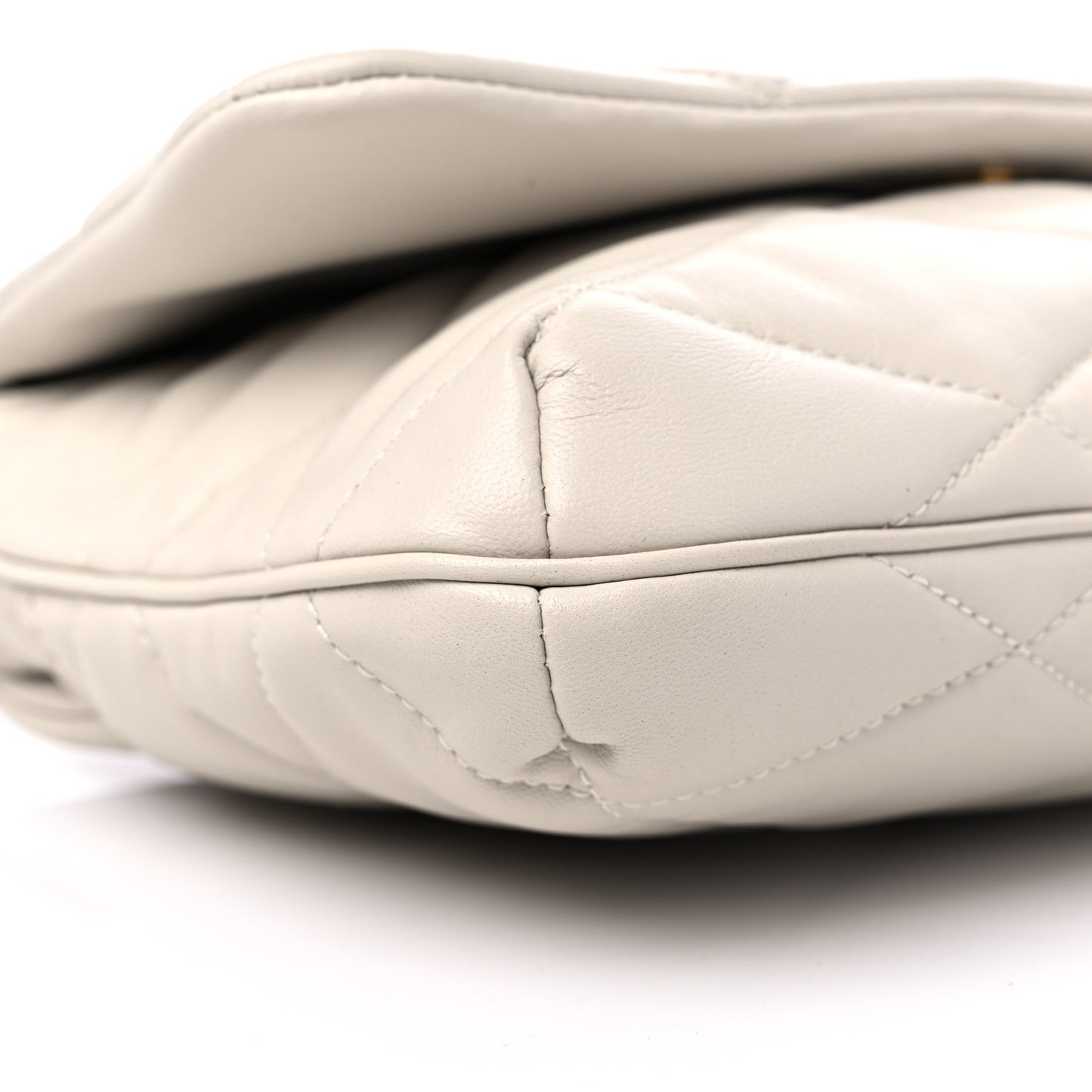 Lambskin Quilted Le 57 Diamond Shoulder Bag Crema Soft