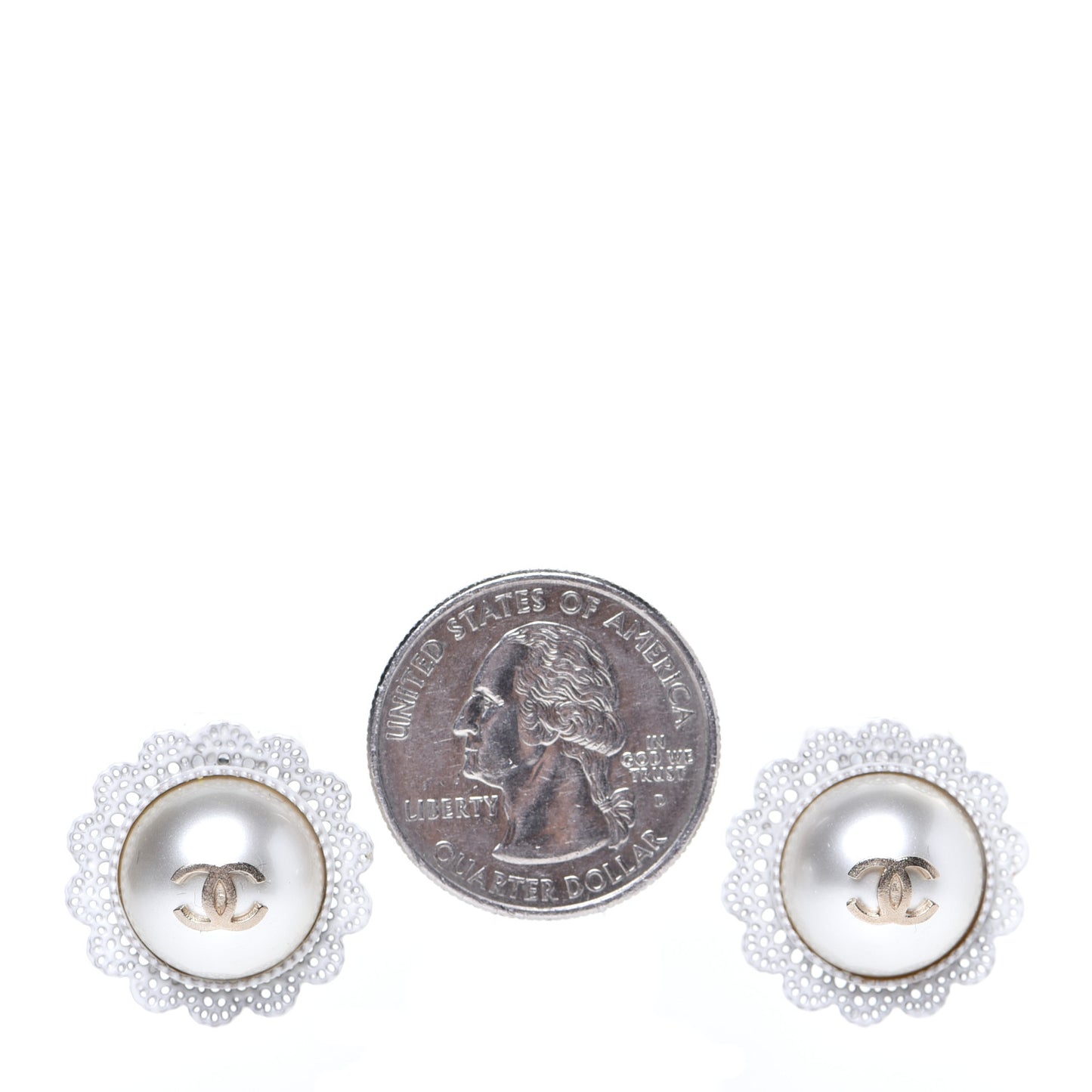 Pearl CC Round Earrings Light Gold