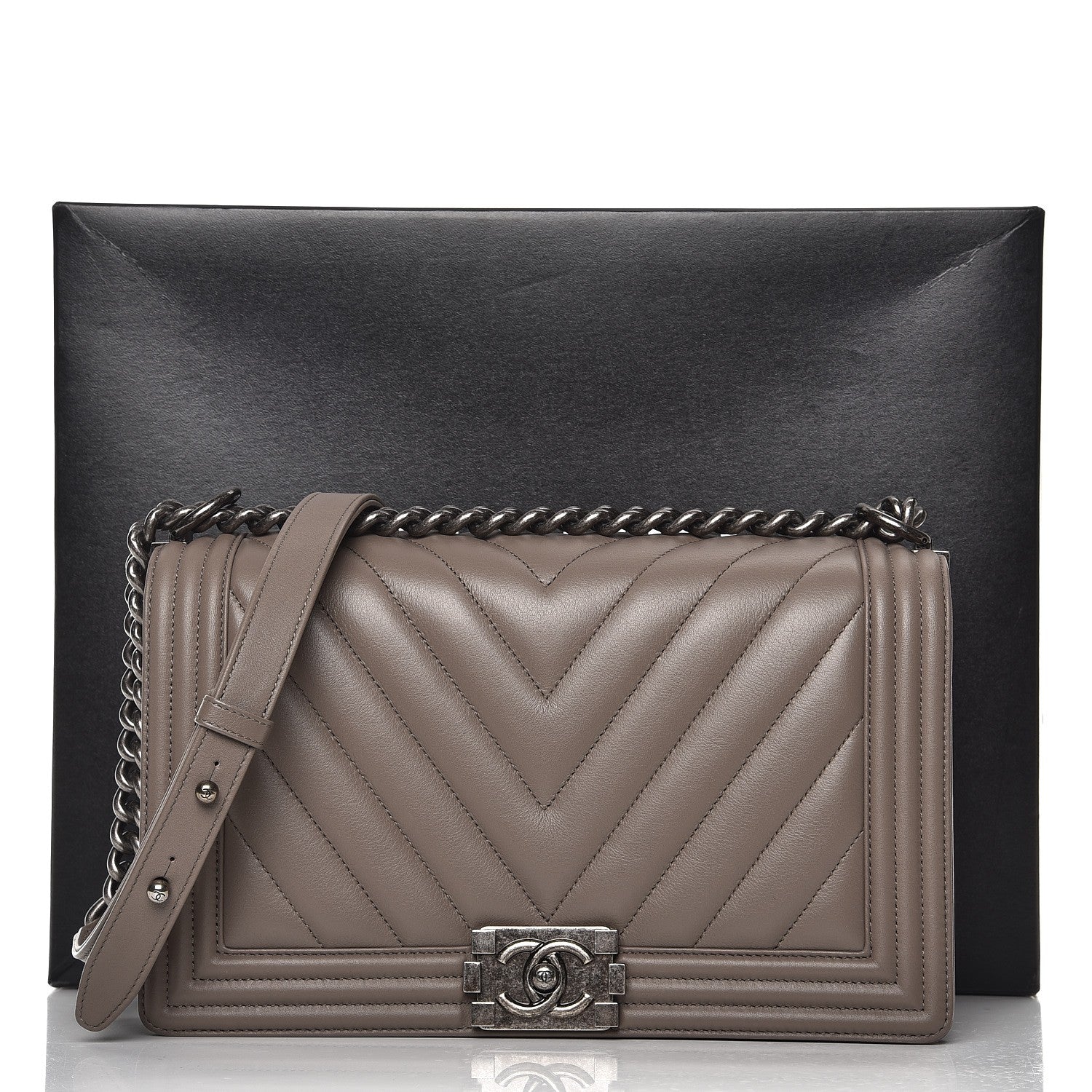 Chanel Calfskin Chevron New Medium Boy Flap Grey 9 of 9