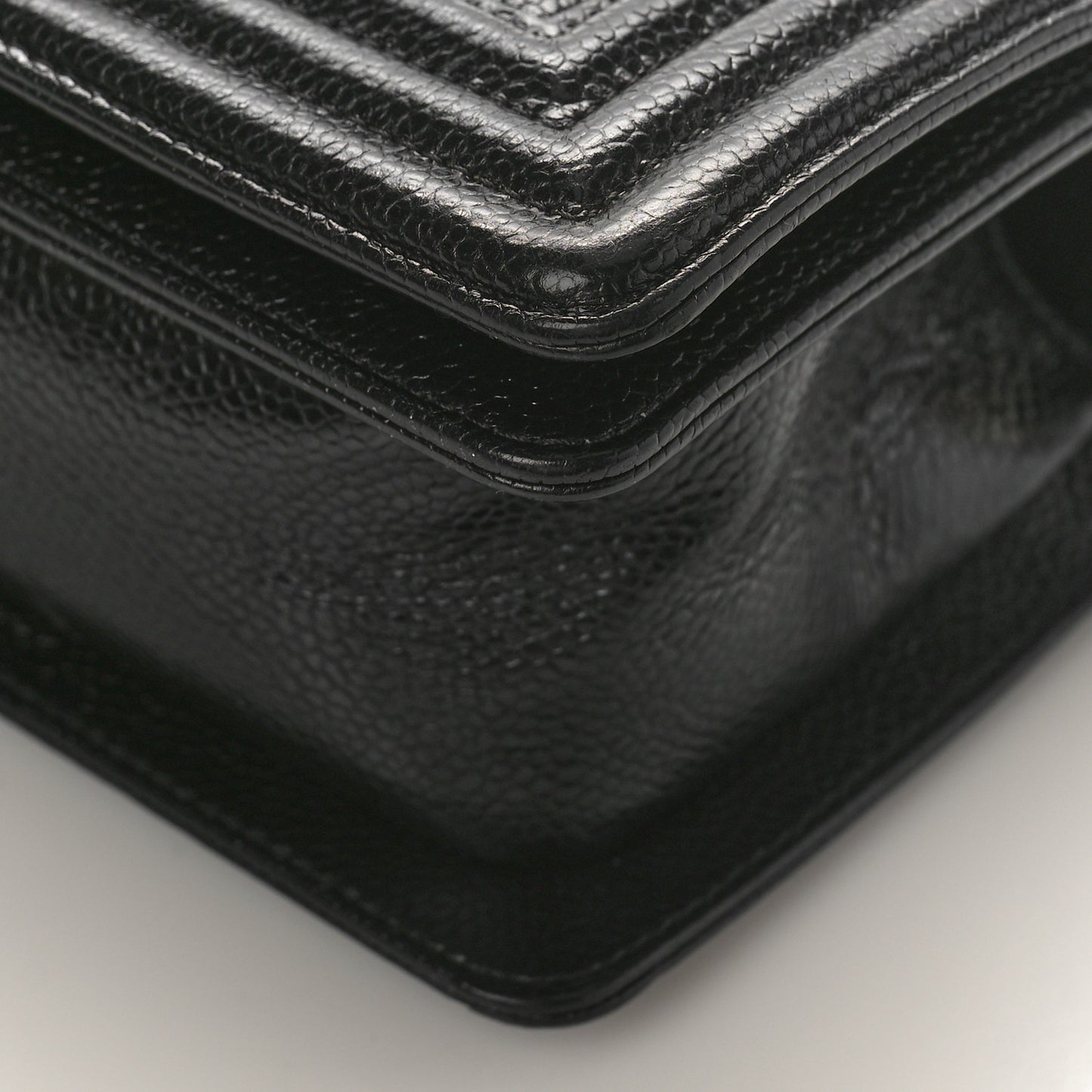Caviar Chevron Quilted Small Boy Flap Black