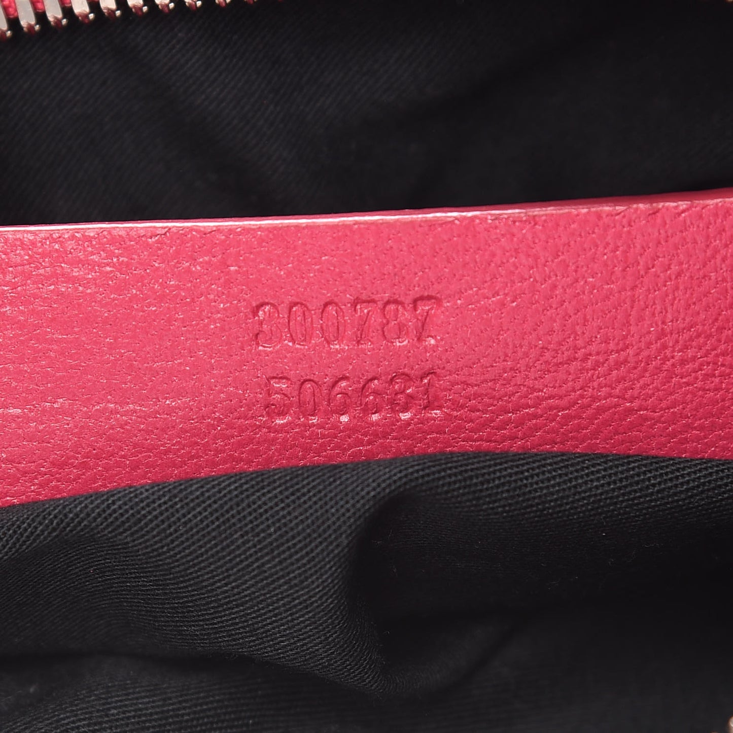 Calfskin De Manta Clutch Fuchsia