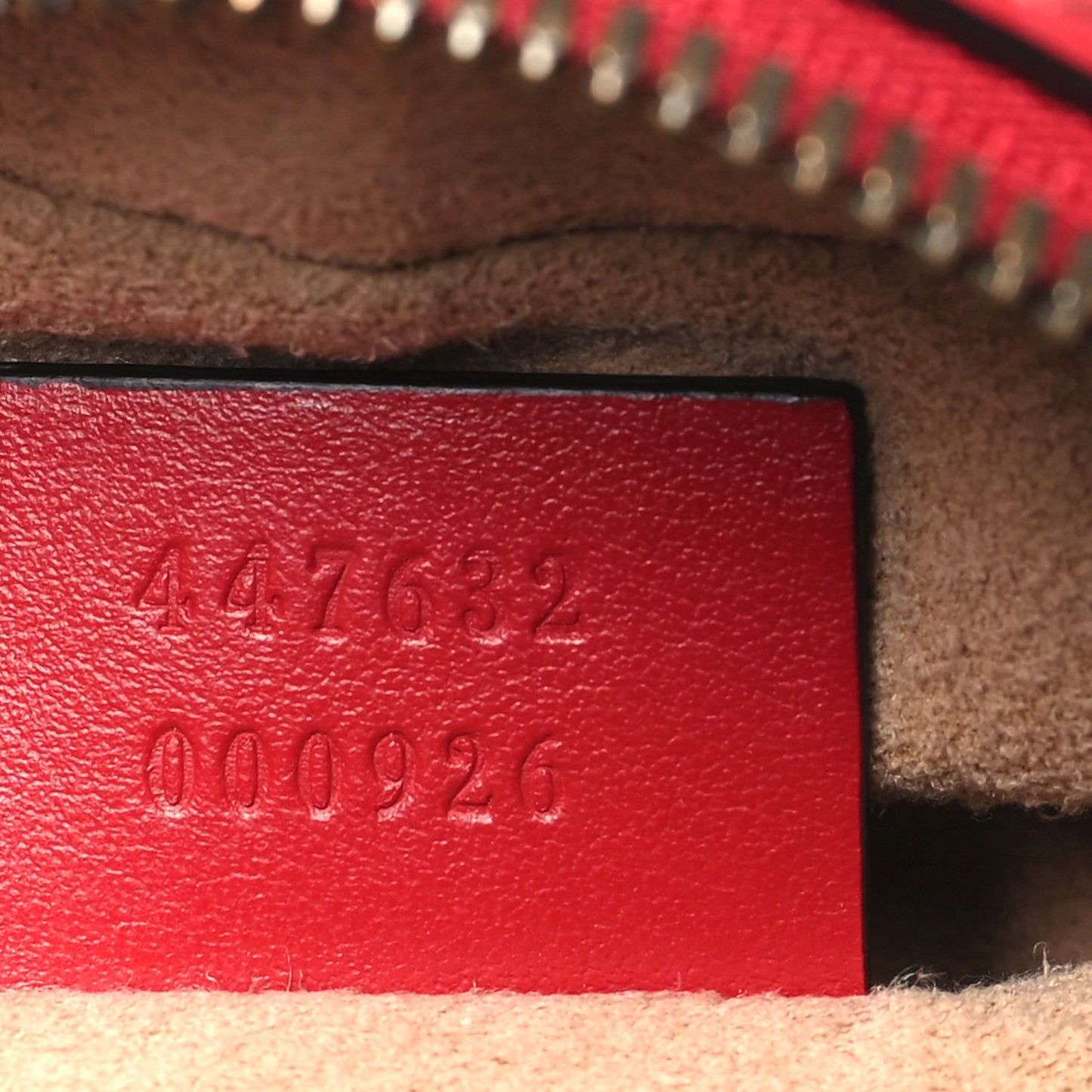 Calfskin Matelasse Small GG Marmont Chain Shoulder Bag Hibiscus Red