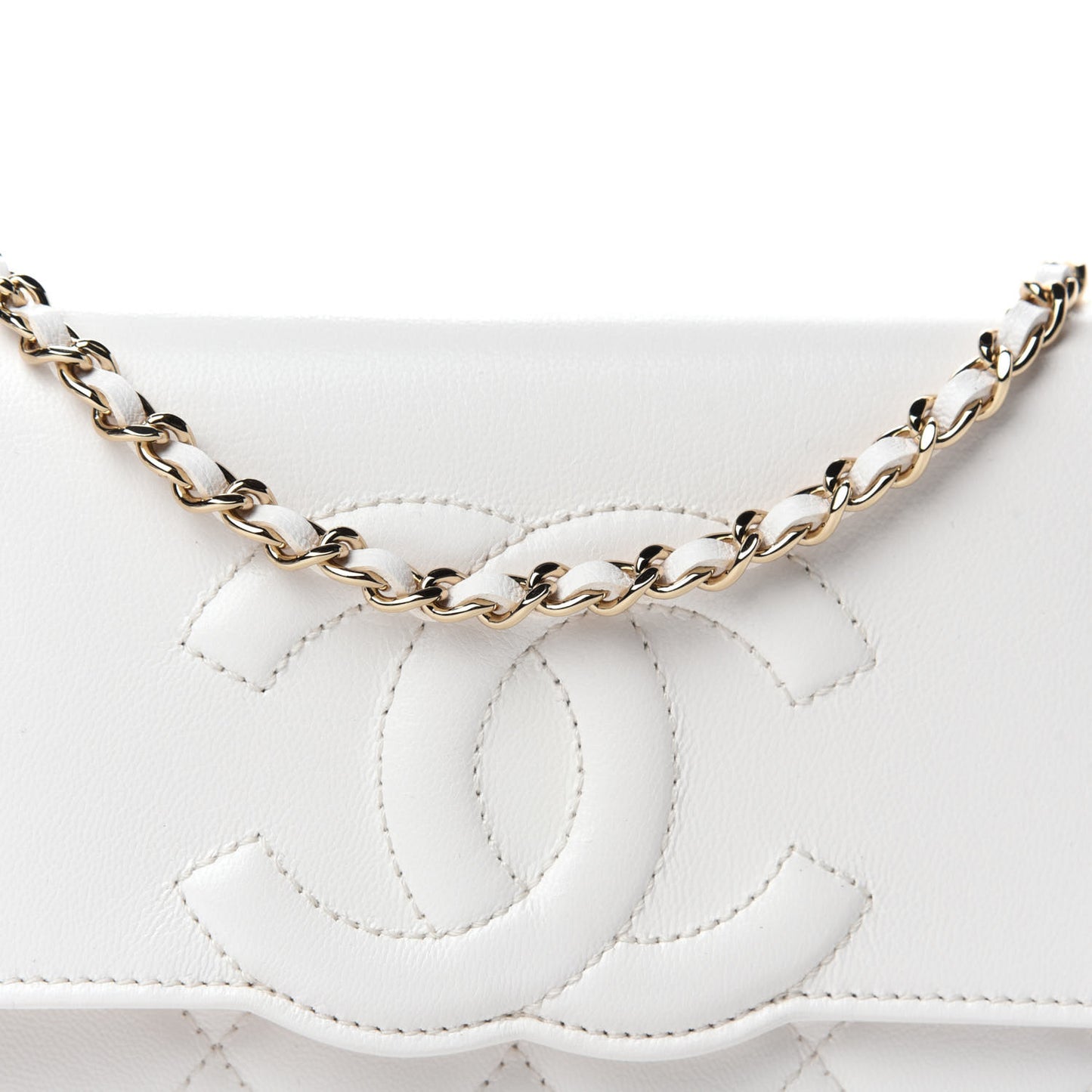 Goatskin Quilted Timeless CC Wallet On Chain WOC White