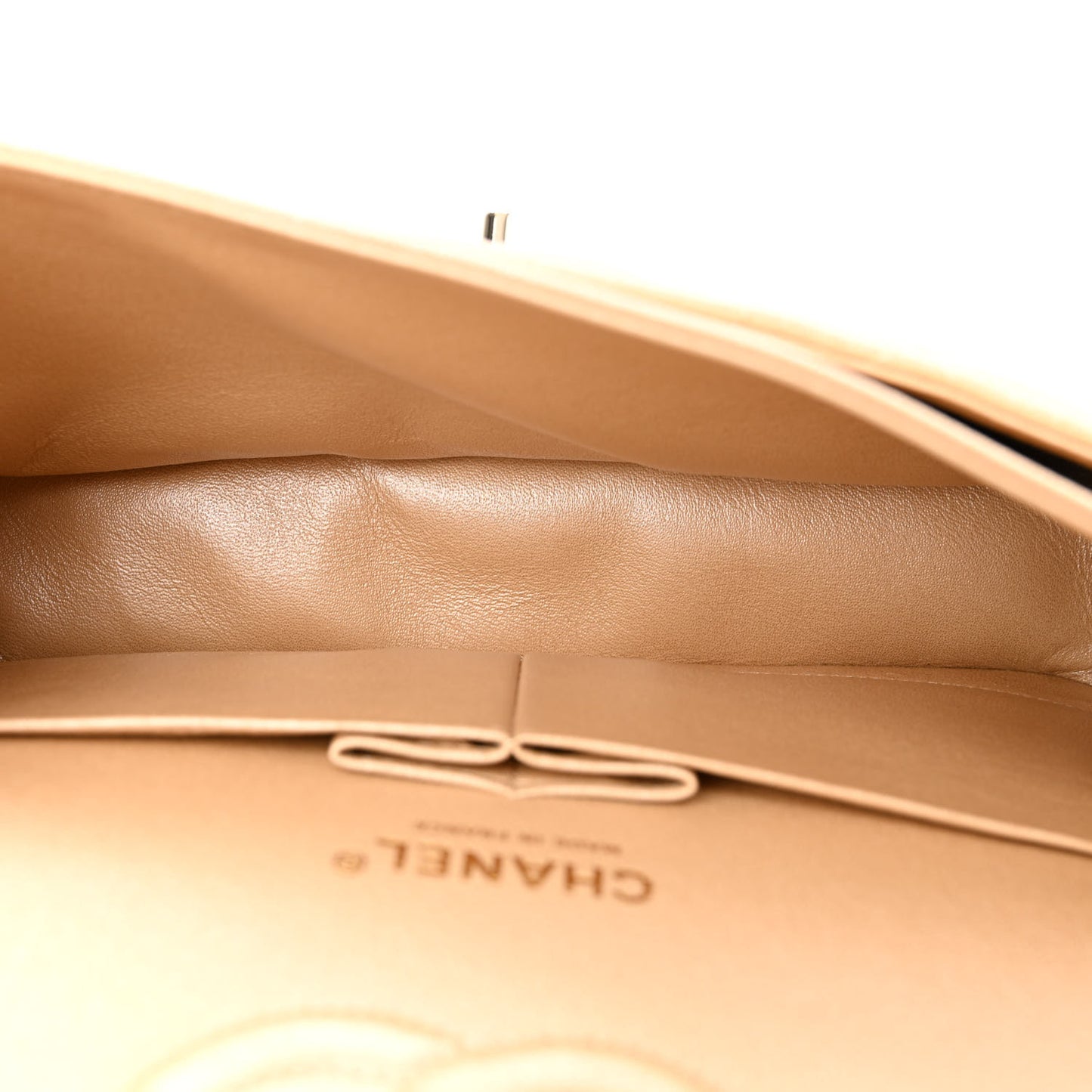 Iridescent Caviar Quilted Medium Double Flap Beige