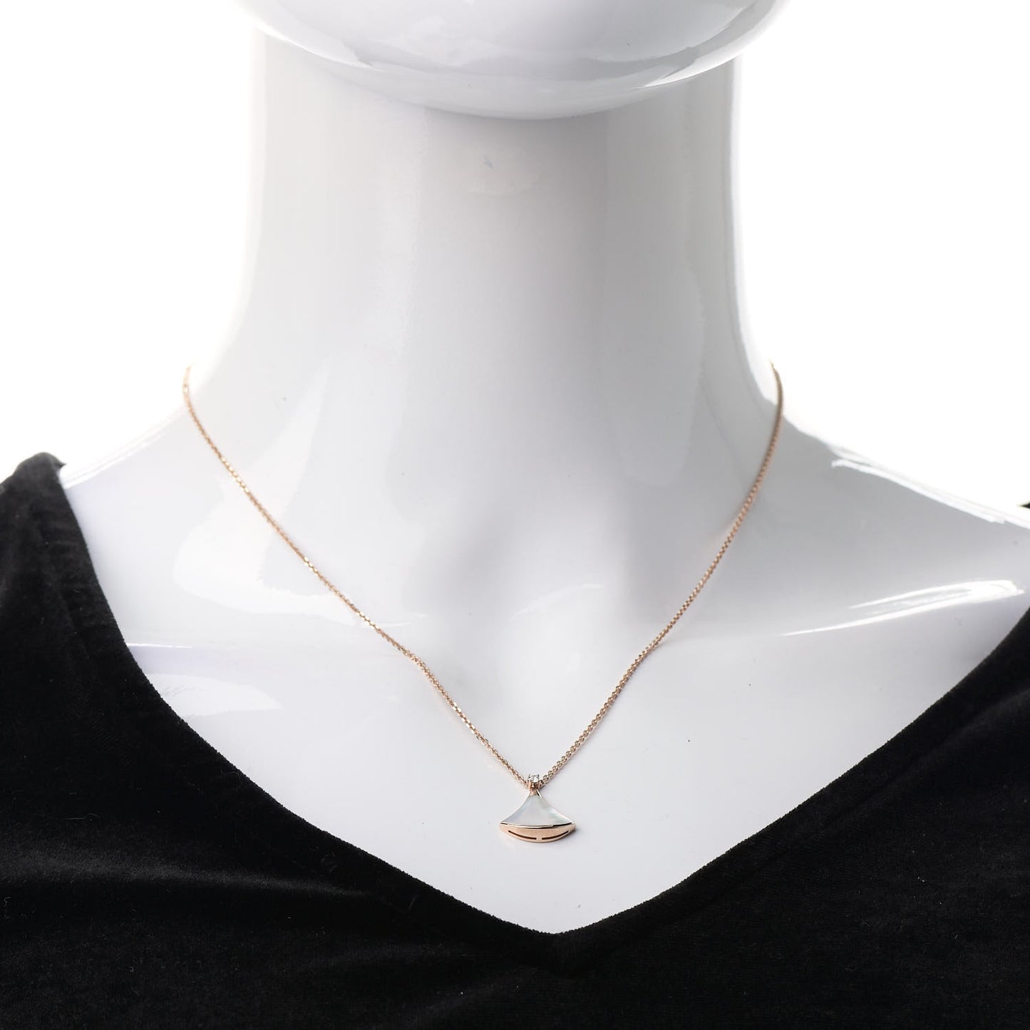 18K Rose Gold Diamond Mother of Pearl Small Divas' Dream Pendant Necklace