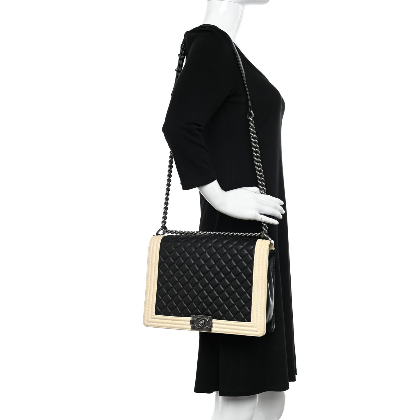 Lambskin Quilted Large Boy Flap Black White