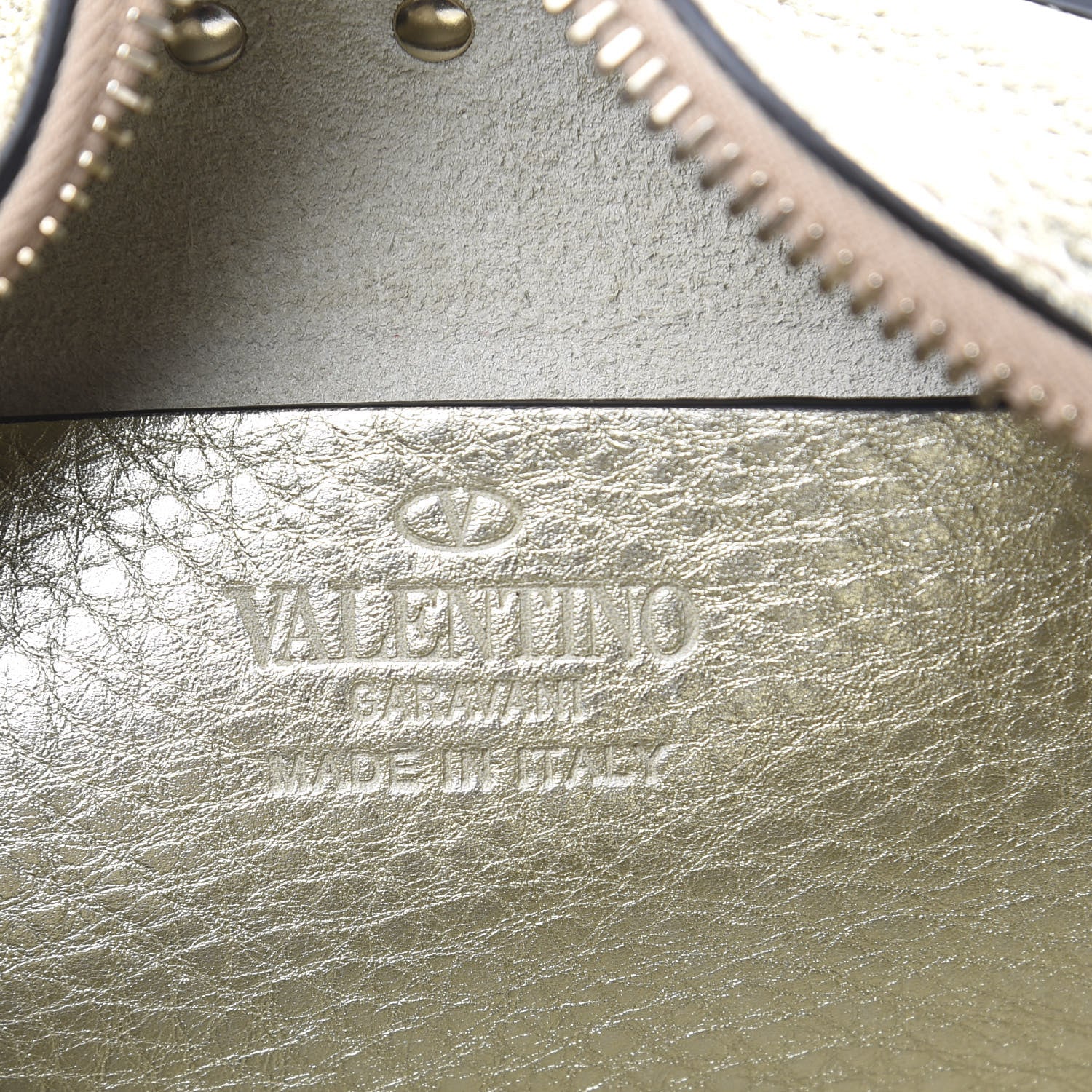 Valentino Garavani Metallic Pebbled Calfskin Rockstud Camera Crossbody Bag Platino 6 of 9