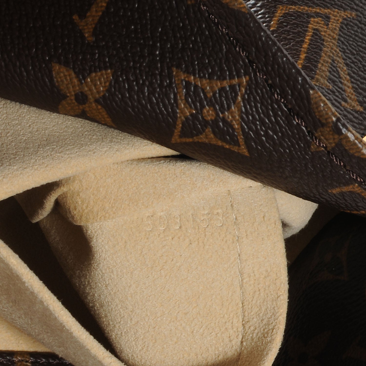 Louis Vuitton Monogram Artsy MM 7 of 7