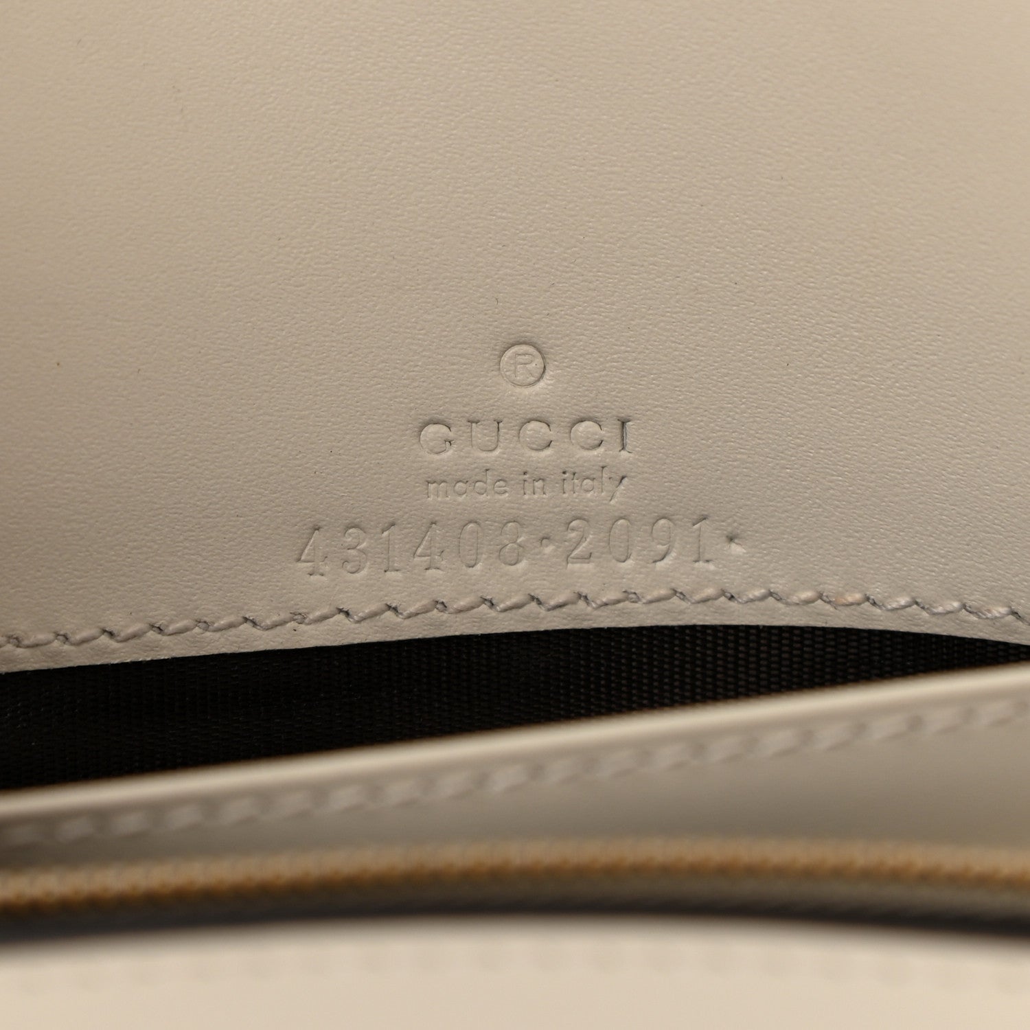 Gucci Guccissima Signature Bowy Chain Wallet Mystic White 6 of 7