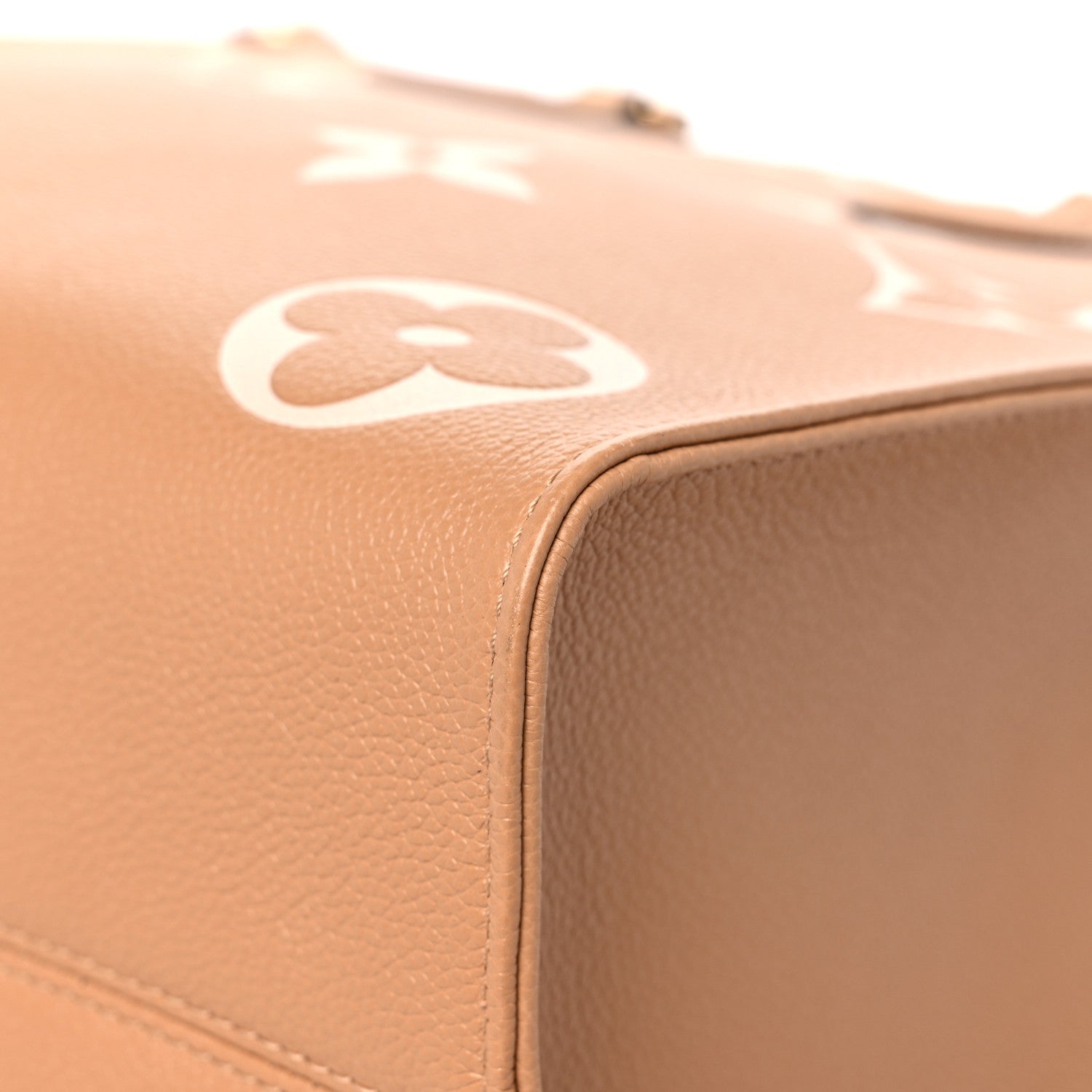 Louis Vuitton Empreinte Monogram Giant Onthego MM Arizona Creme 7 of 9