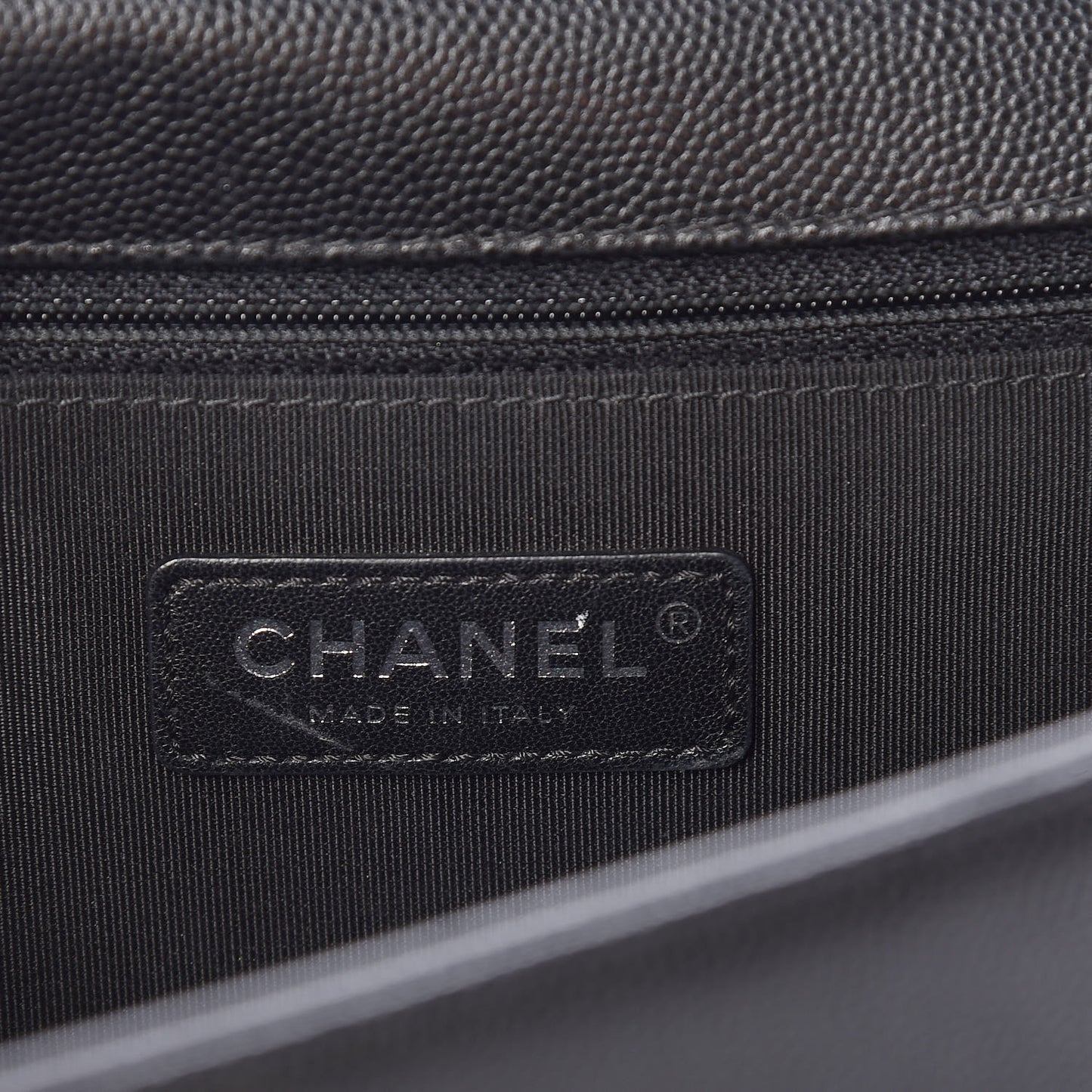 Caviar Chevron Quilted New Medium Boy Flap Black