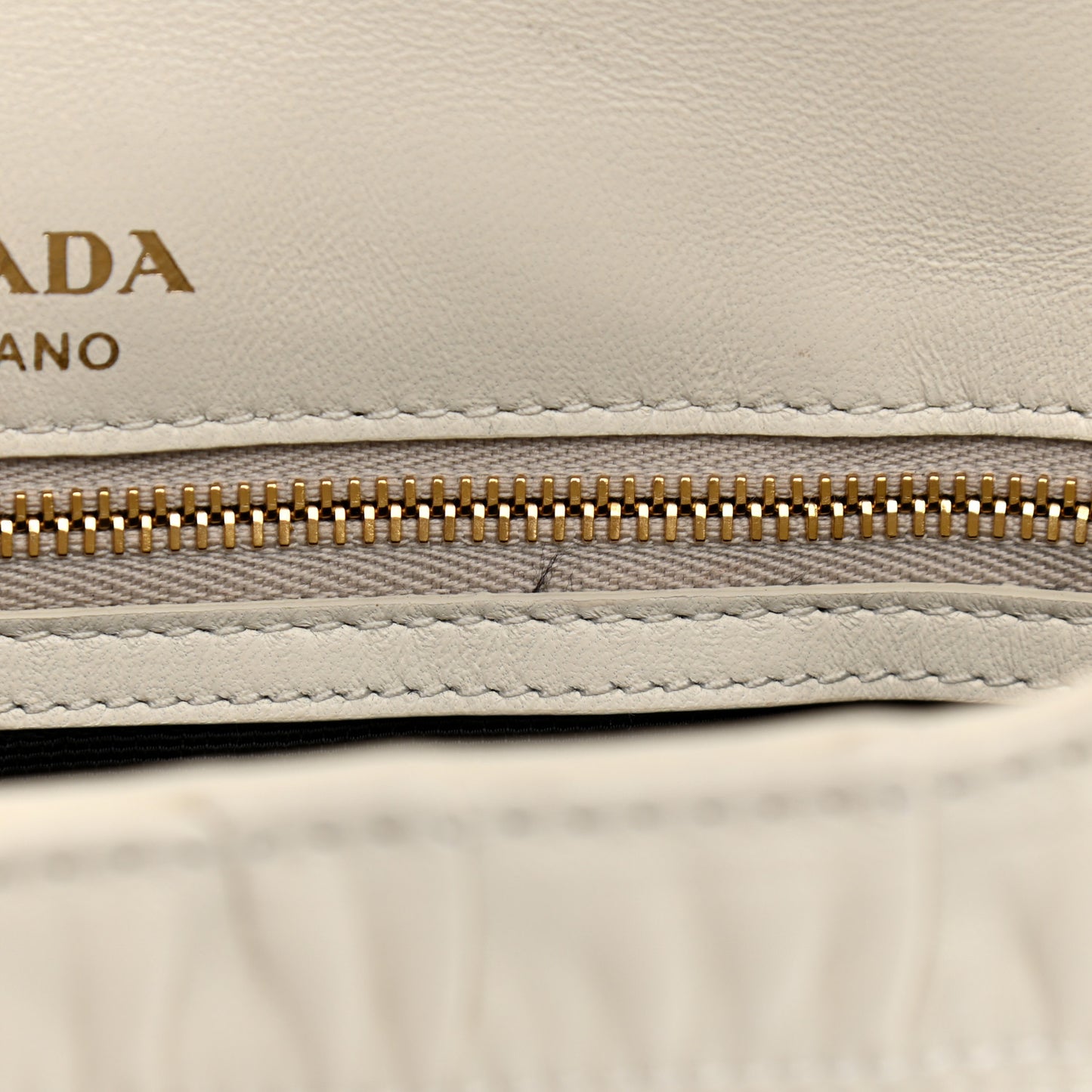 Nappa Gaufre Medium Chain Flap Shoulder Bag White