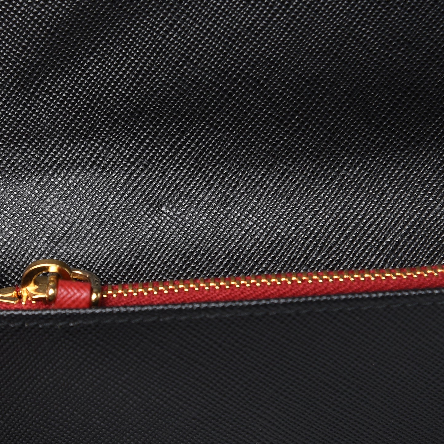 Saffiano Travel Wallet Black Rosso