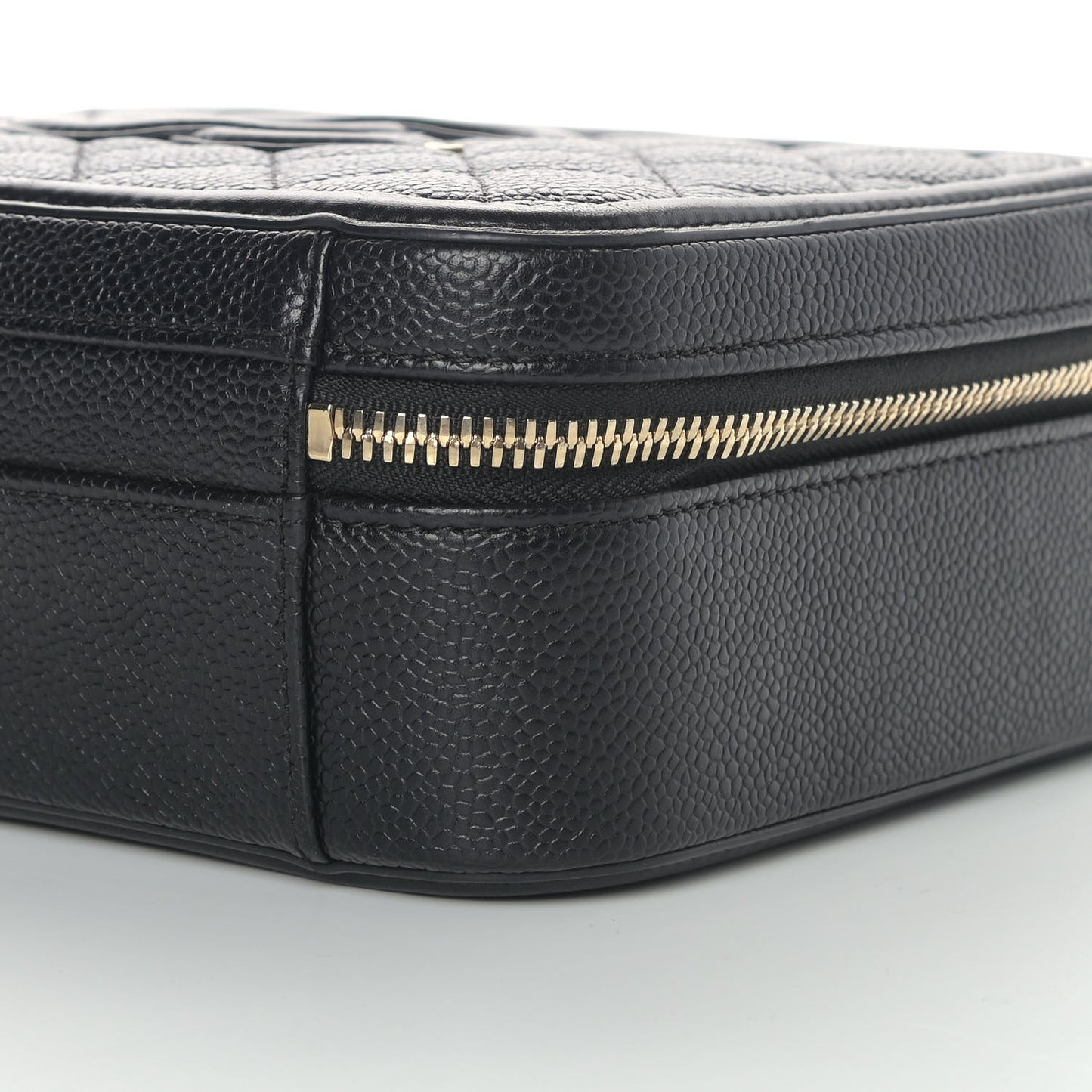 Caviar Quilted Medium CC Filigree Vanity Case Black
