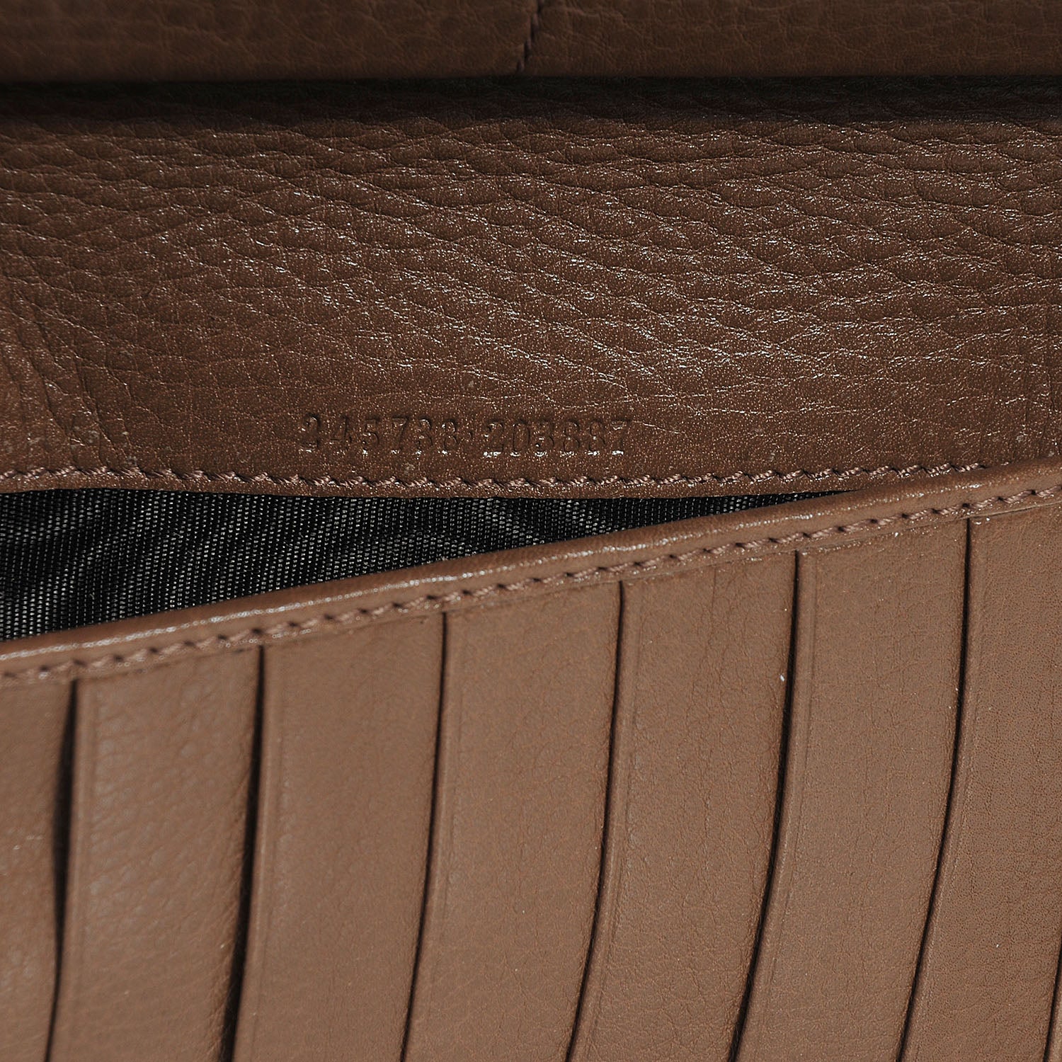 Gucci Leather 1973 Zip Around Wallet Light Brown 7 of 7
