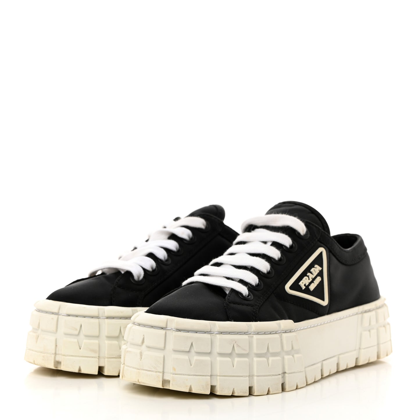 Re-Nylon Gabardine Triangle Logo Double Wheel 50mm Sneakers 39 Black