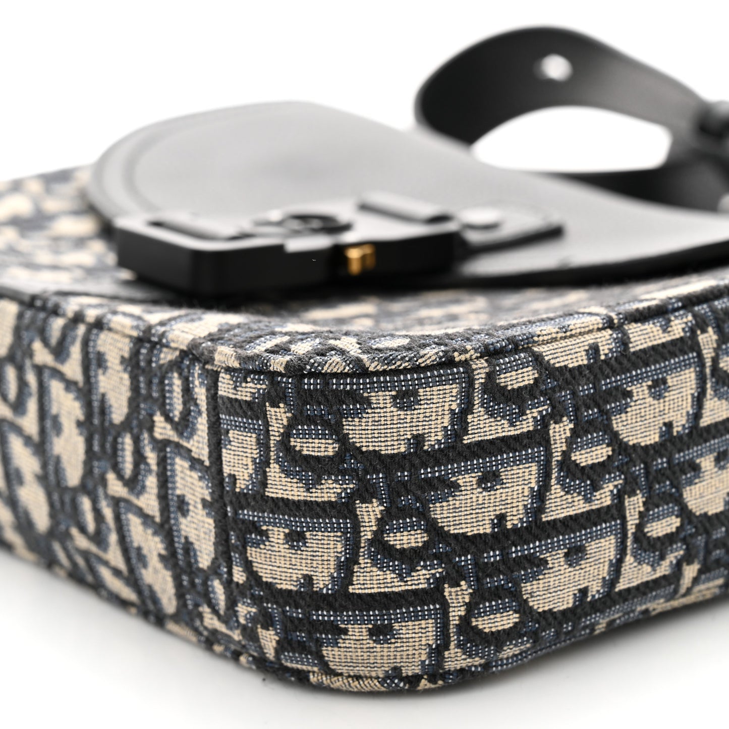 Grained Calfskin Oblique Saddle Messenger Black
