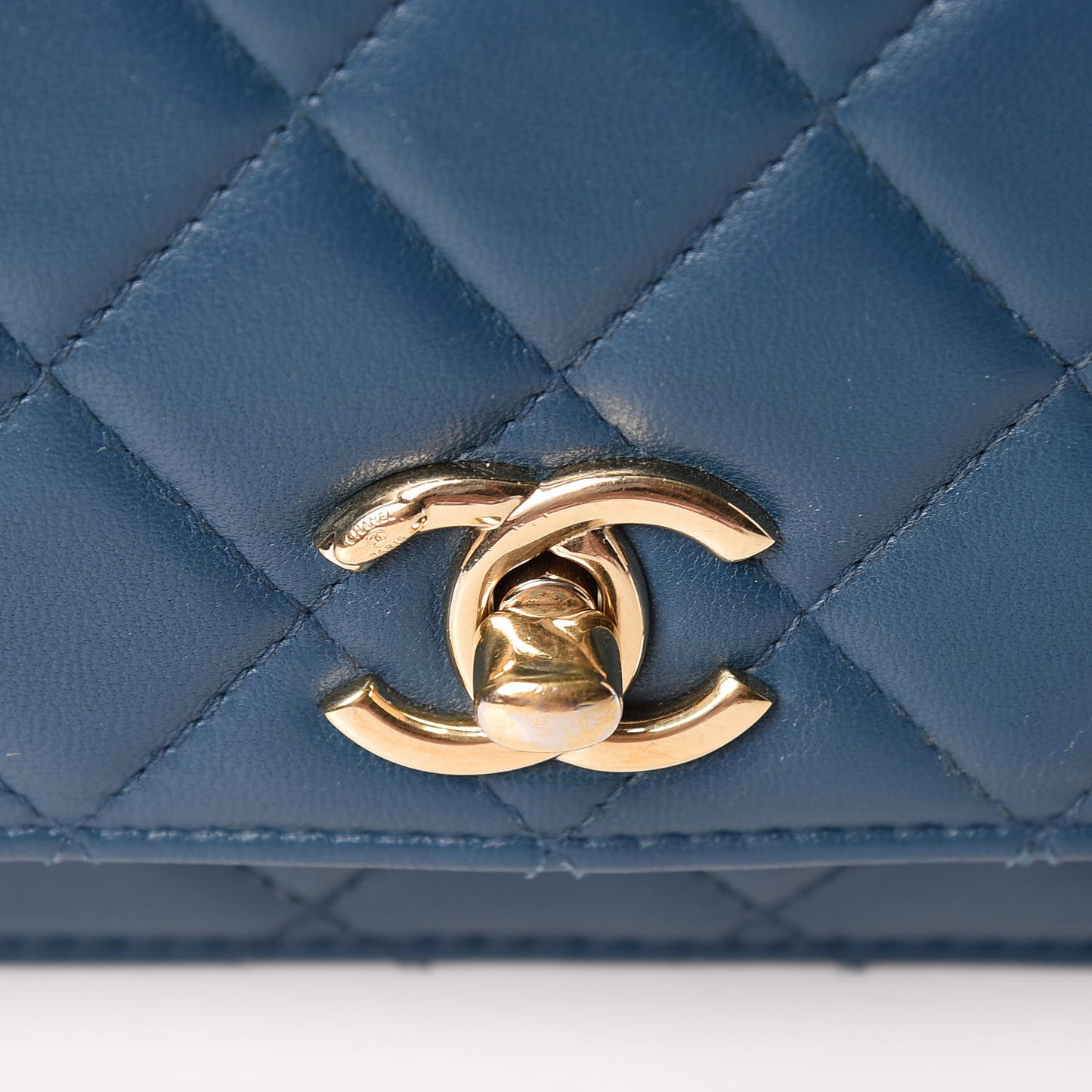 Lambskin Quilted Trendy CC Wallet On Chain WOC Blue