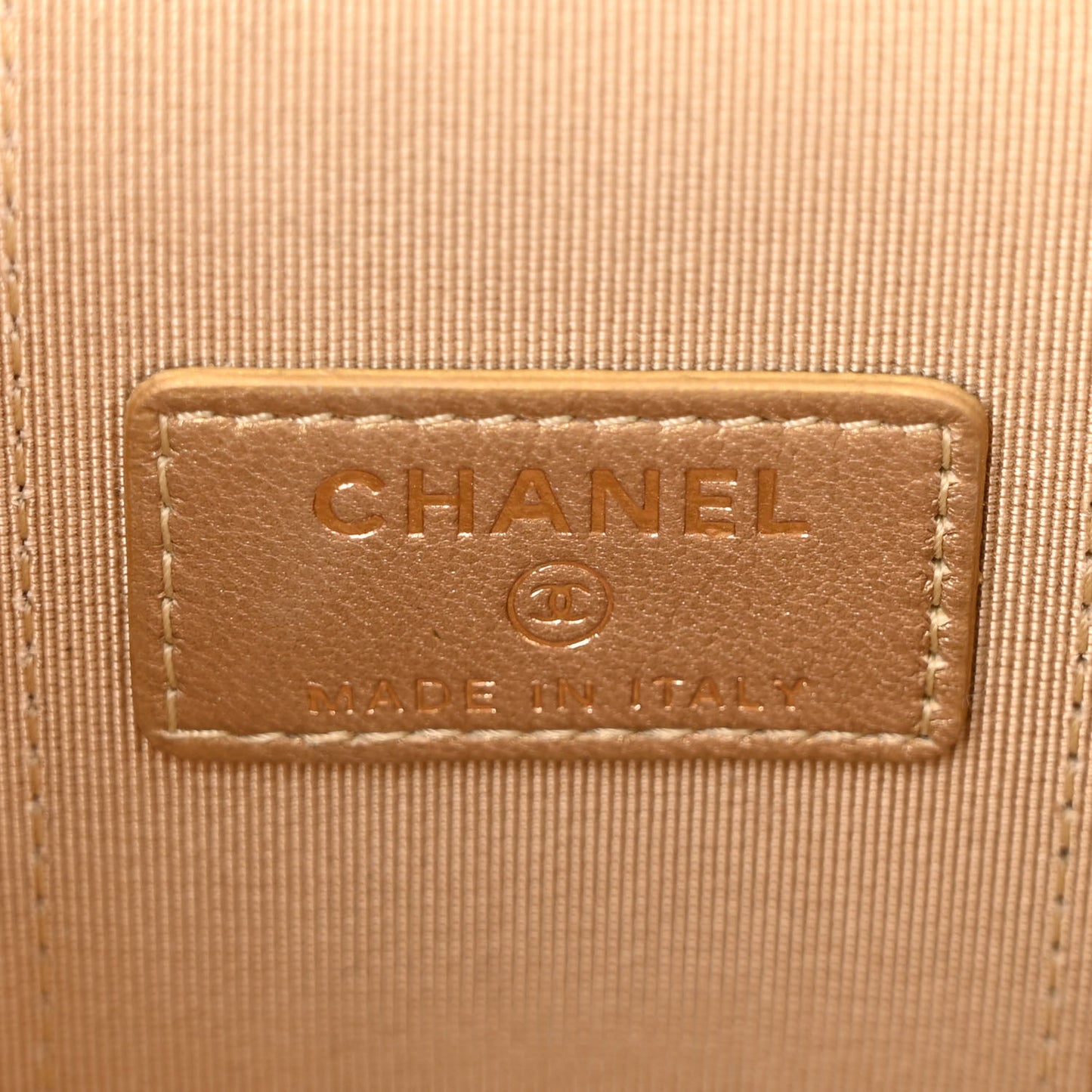 Lambskin Quilted Mini Pearl Crush Vanity Case With Chain Black