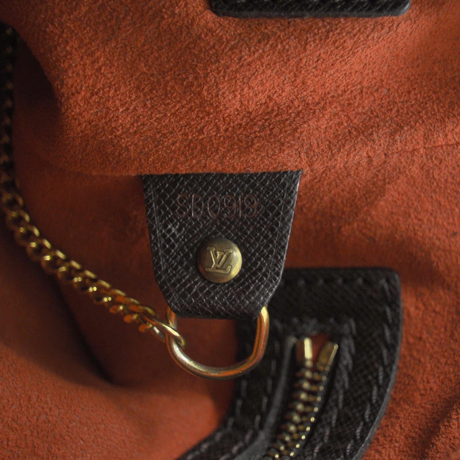 Louis Vuitton Damier Ebene Marais Bucket 23 8 of 8