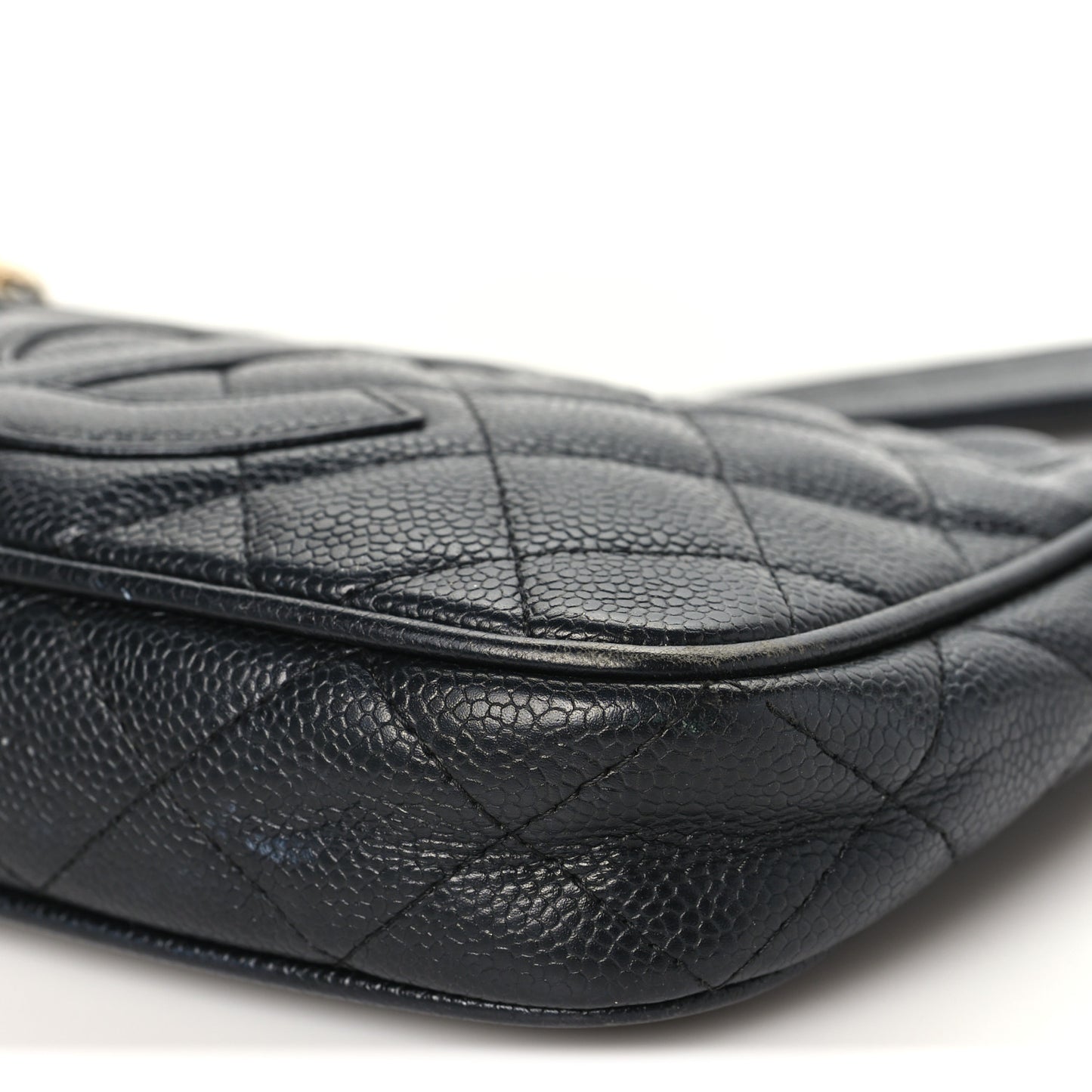 Caviar Quilted CC Shoulder Bag Black