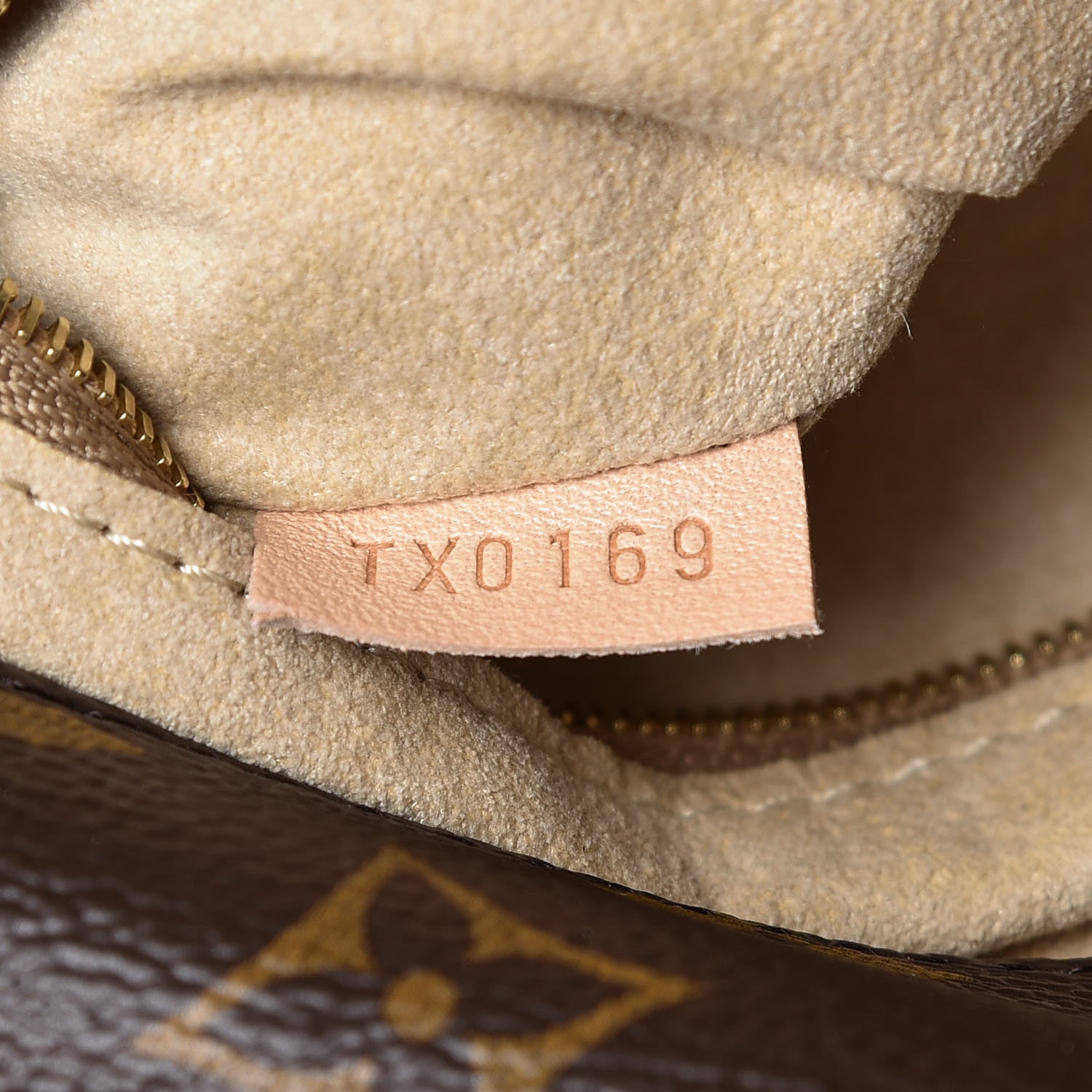 Louis Vuitton Monogram Artsy MM 8 of 11