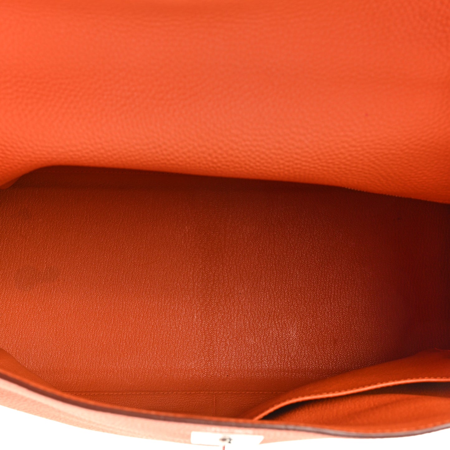 Togo Kelly Retourne 35 Orange