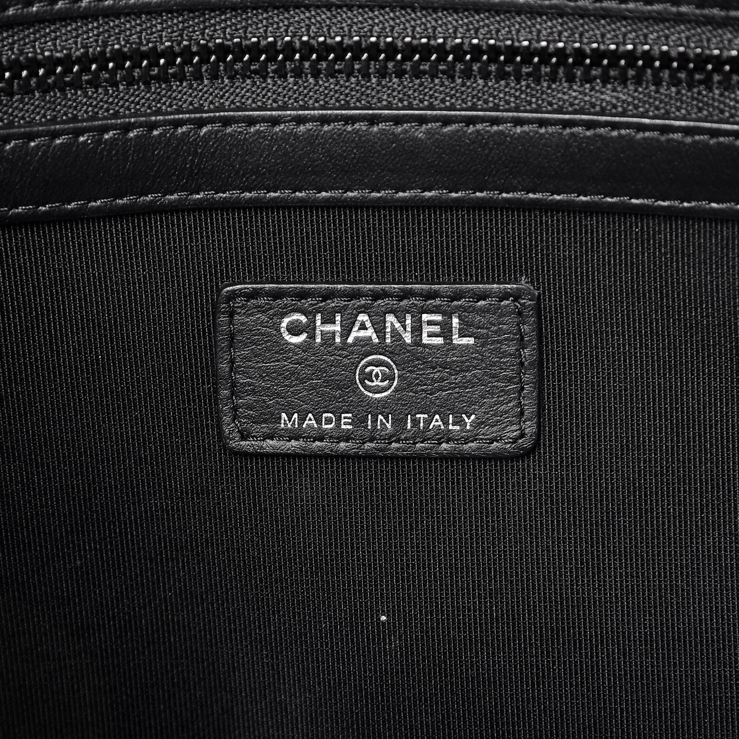 Chanel Crumpled Calfskin Quilted Large Cosmetic Case So Black 6 of 9