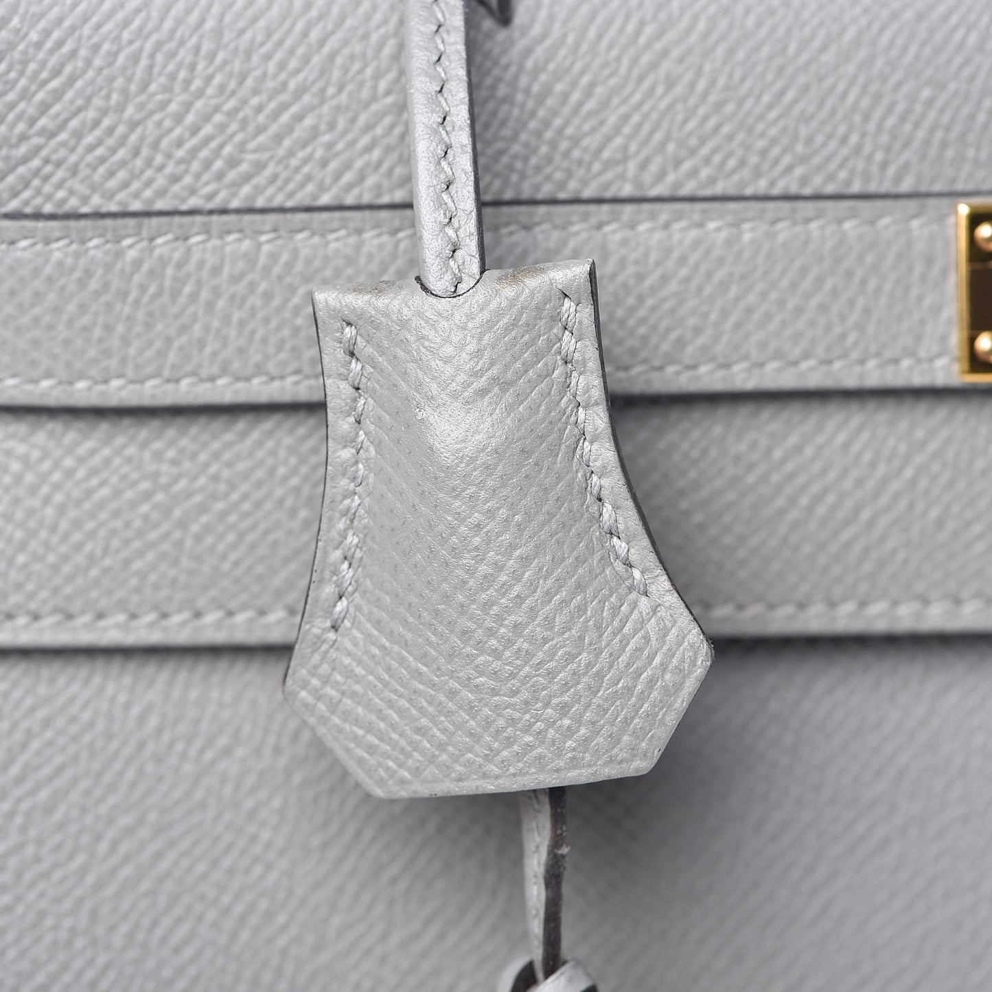 Epsom Kelly Sellier 32 Gris Mouette
