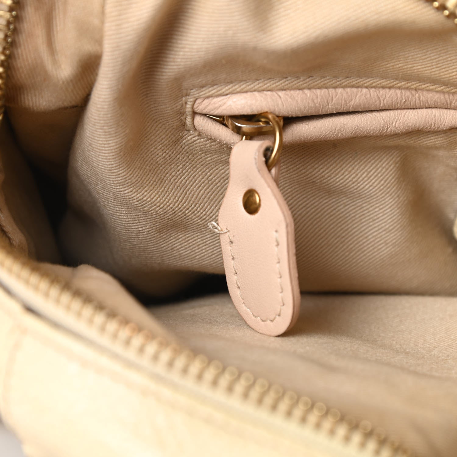 Chloe Calfskin Medium Paraty Lily 14 of 18
