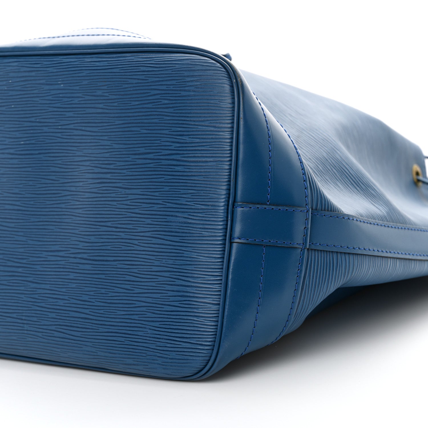 Louis Vuitton Epi Noe Toledo 9 of 12