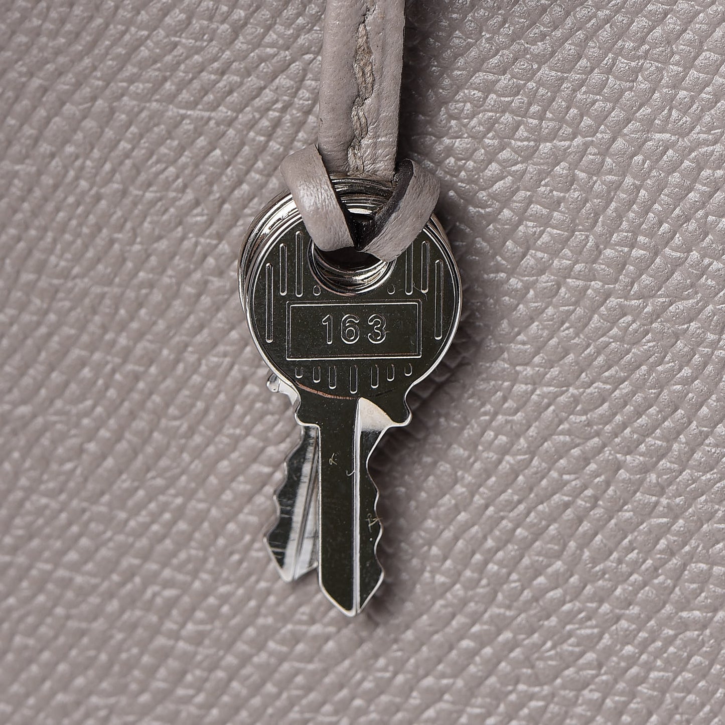 Epsom Kelly Sellier 28 Gris Asphalte