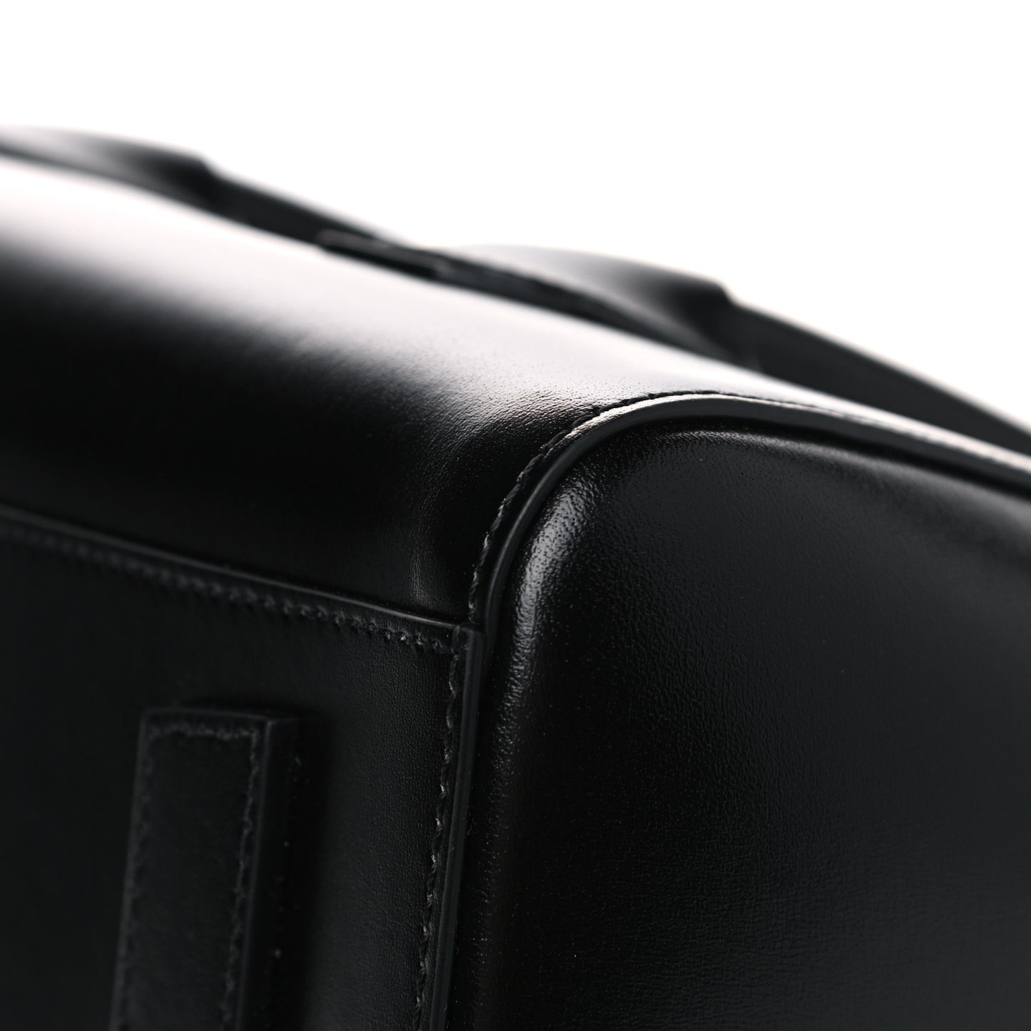 Box Calfskin Medium Lock Antigona Black