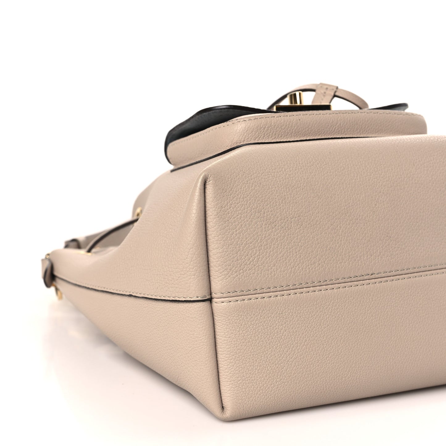Calfskin Lockme Bucket MM Greige