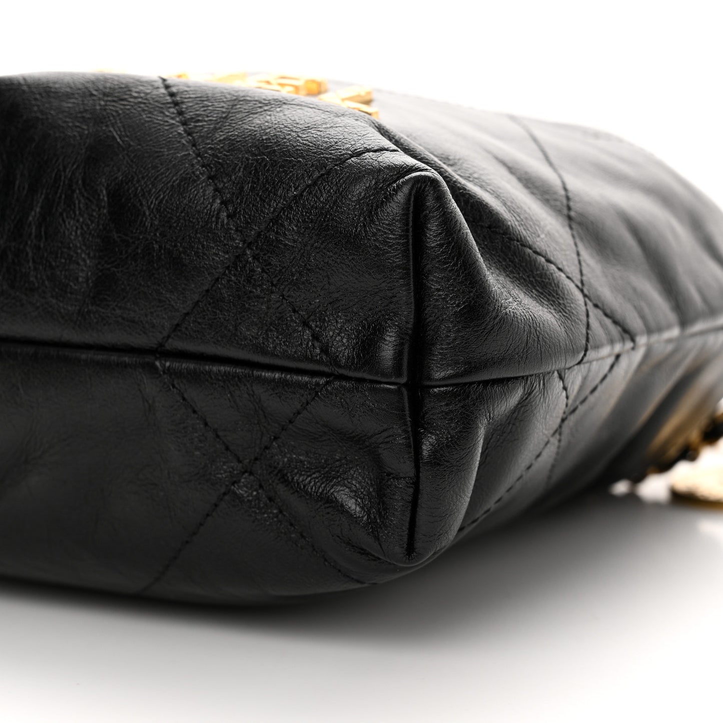 Shiny Crumpled Calfskin Quilted Pearl Mini Chanel 22 Black