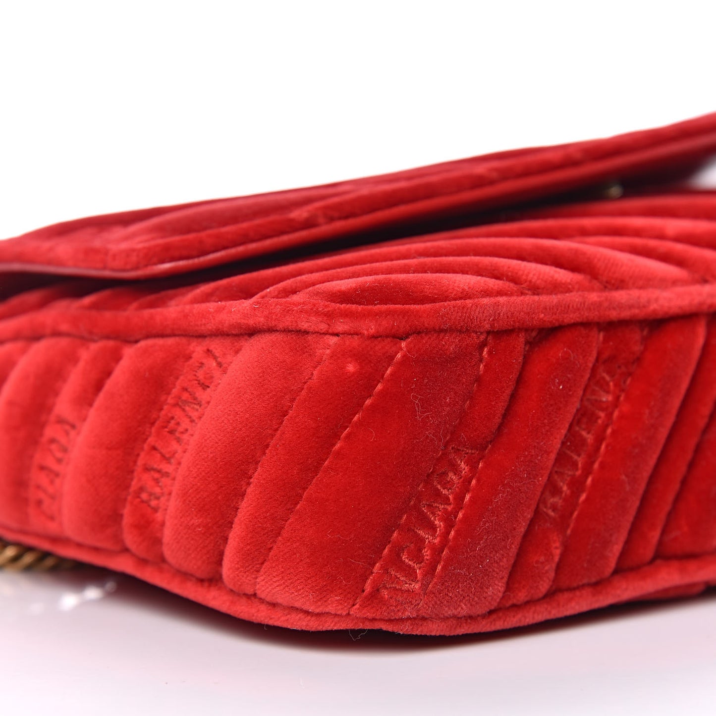Velvet Logo Matelasse BB Chain Wallet Red