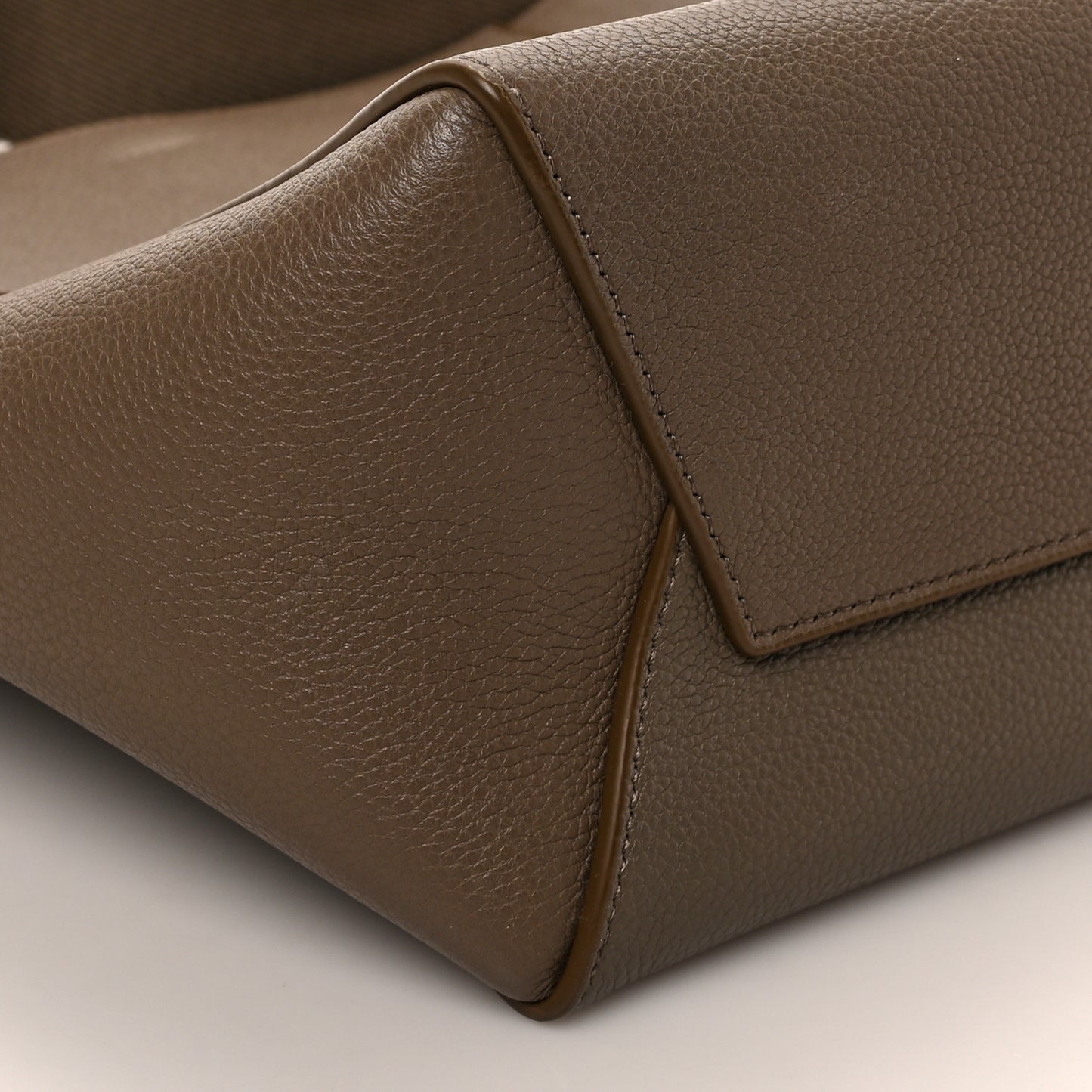 Soft Grained Calfskin Small Sangle Bucket Bag Taupe