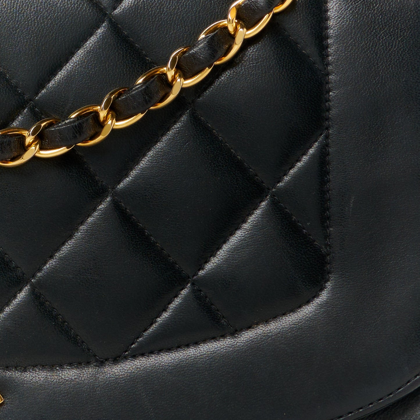 Lambskin Quilted Medium Single Flap Black