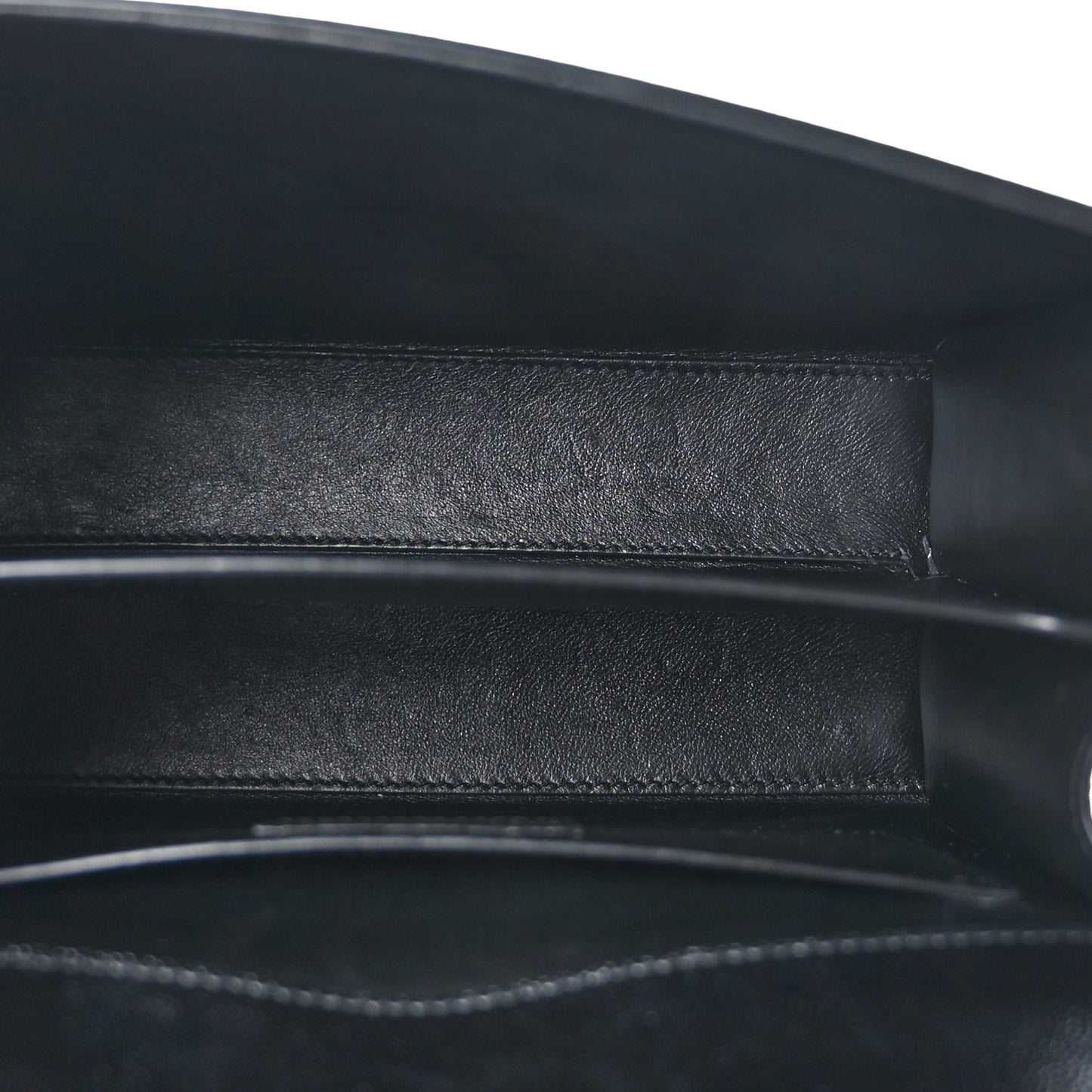 Grain de Poudre Medium Classic Monogram Cassandra Top Handle Black
