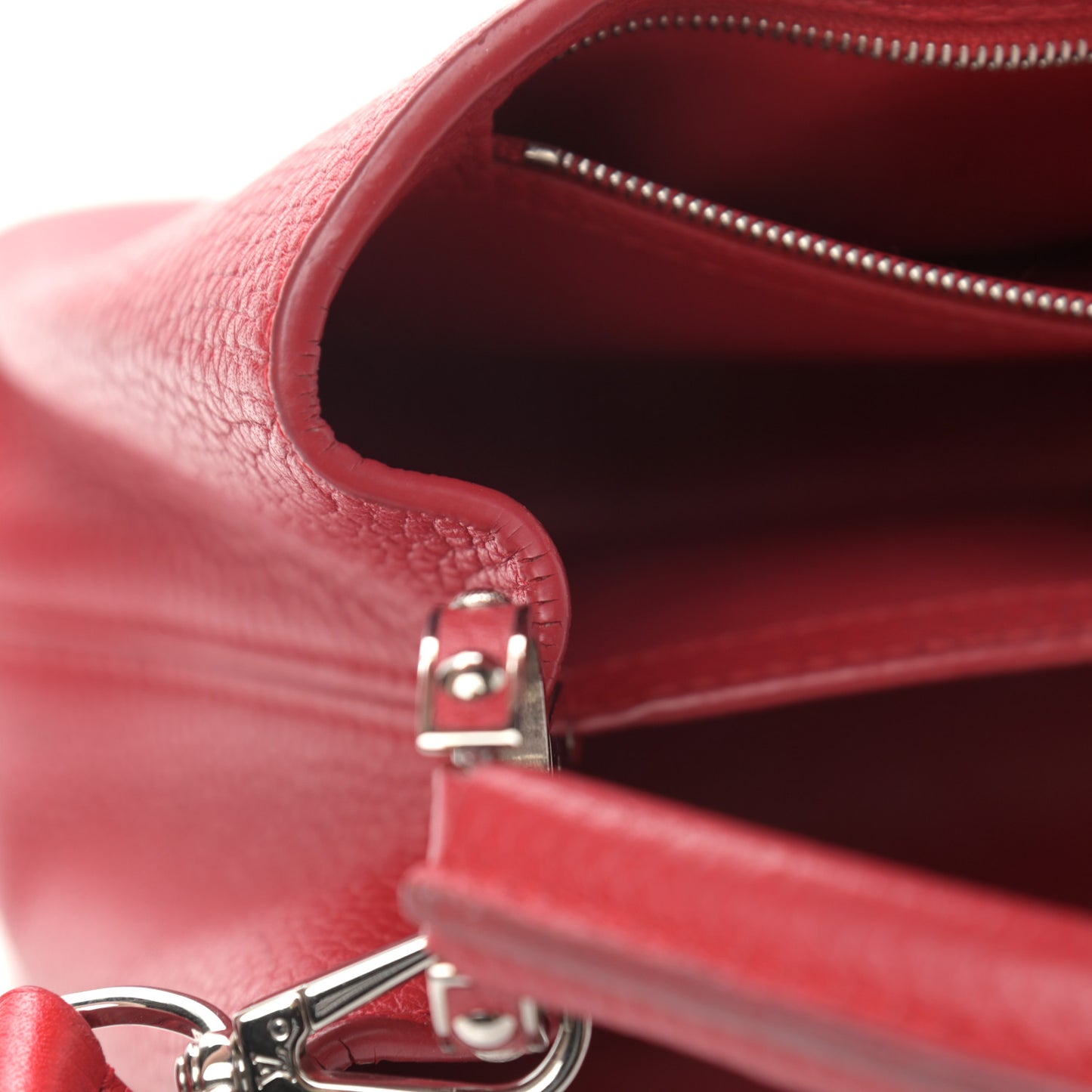 Taurillon Capucines BB Scarlet Red