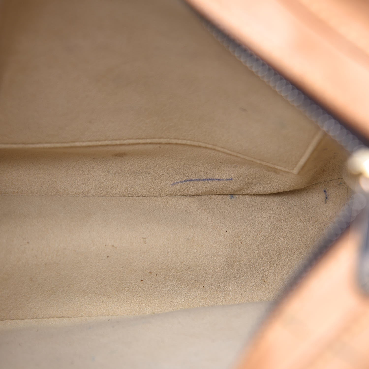 Louis Vuitton Monogram Hudson GM 9 of 17
